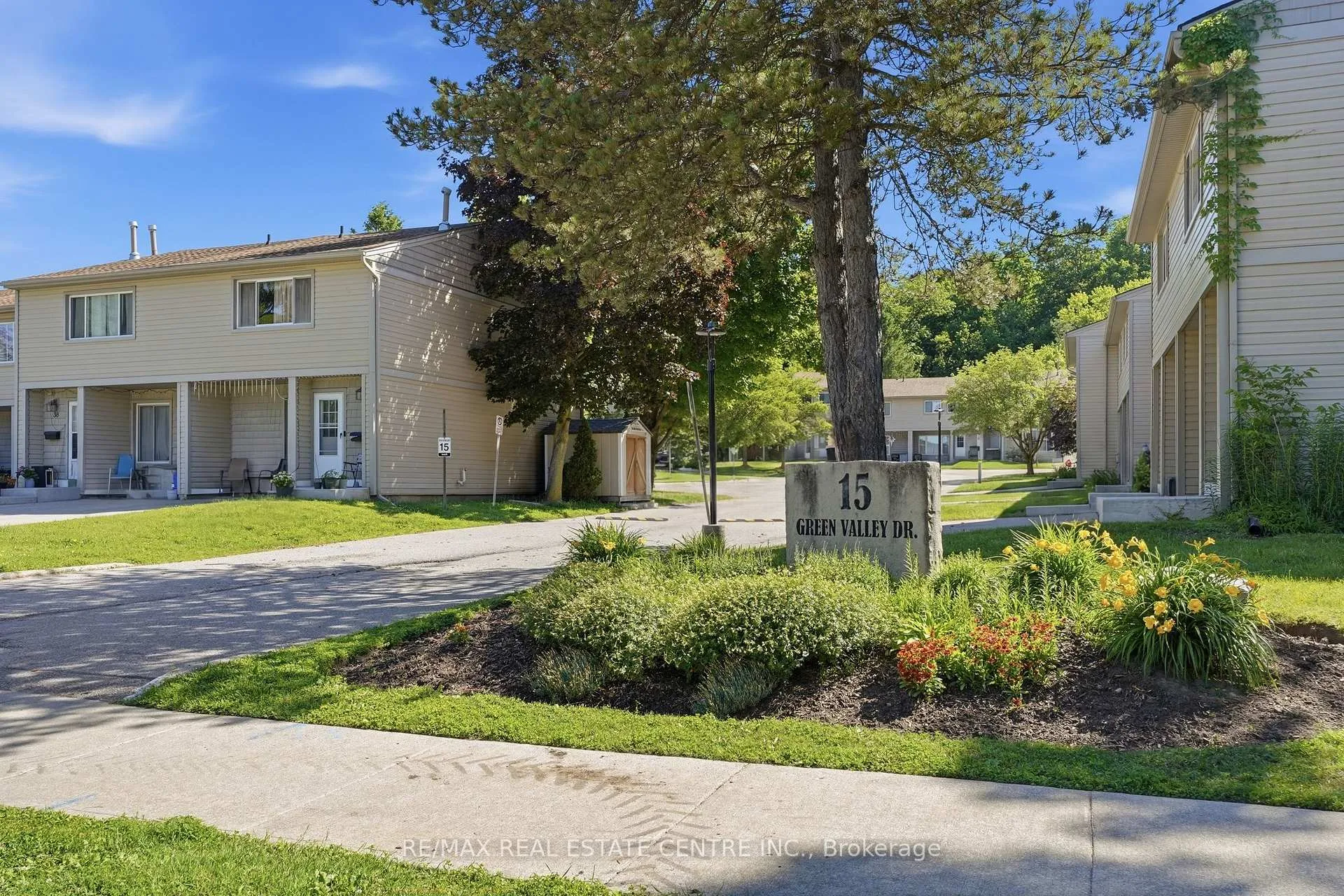 Photo 5 of Unit 34, 15 Green Valley Drive, Kitchener — HOMEH