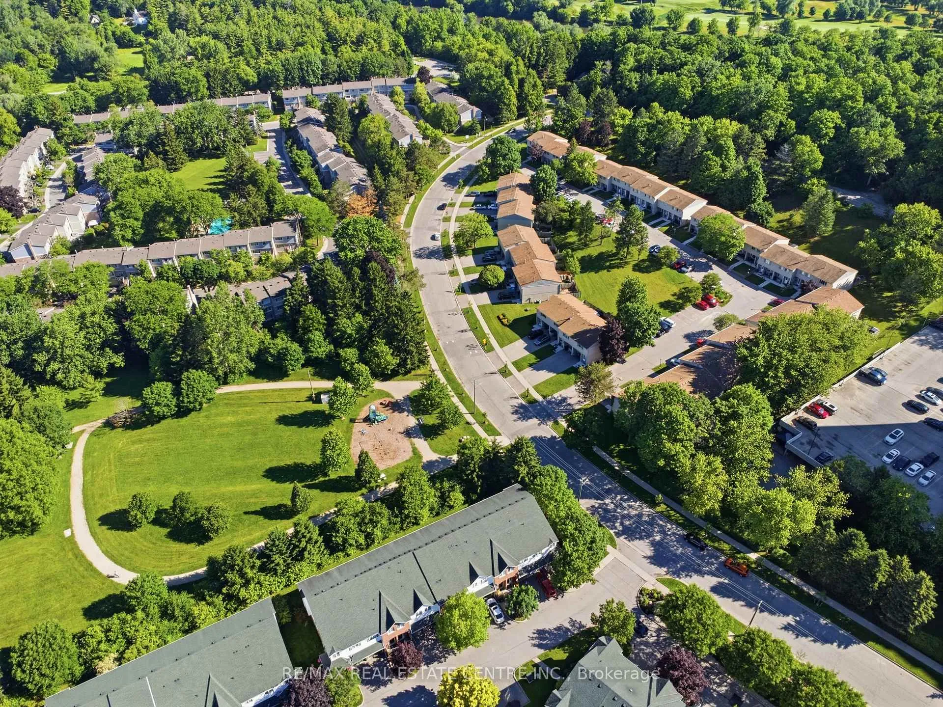 Photo 6 of Unit 34, 15 Green Valley Drive, Kitchener — HOMEH