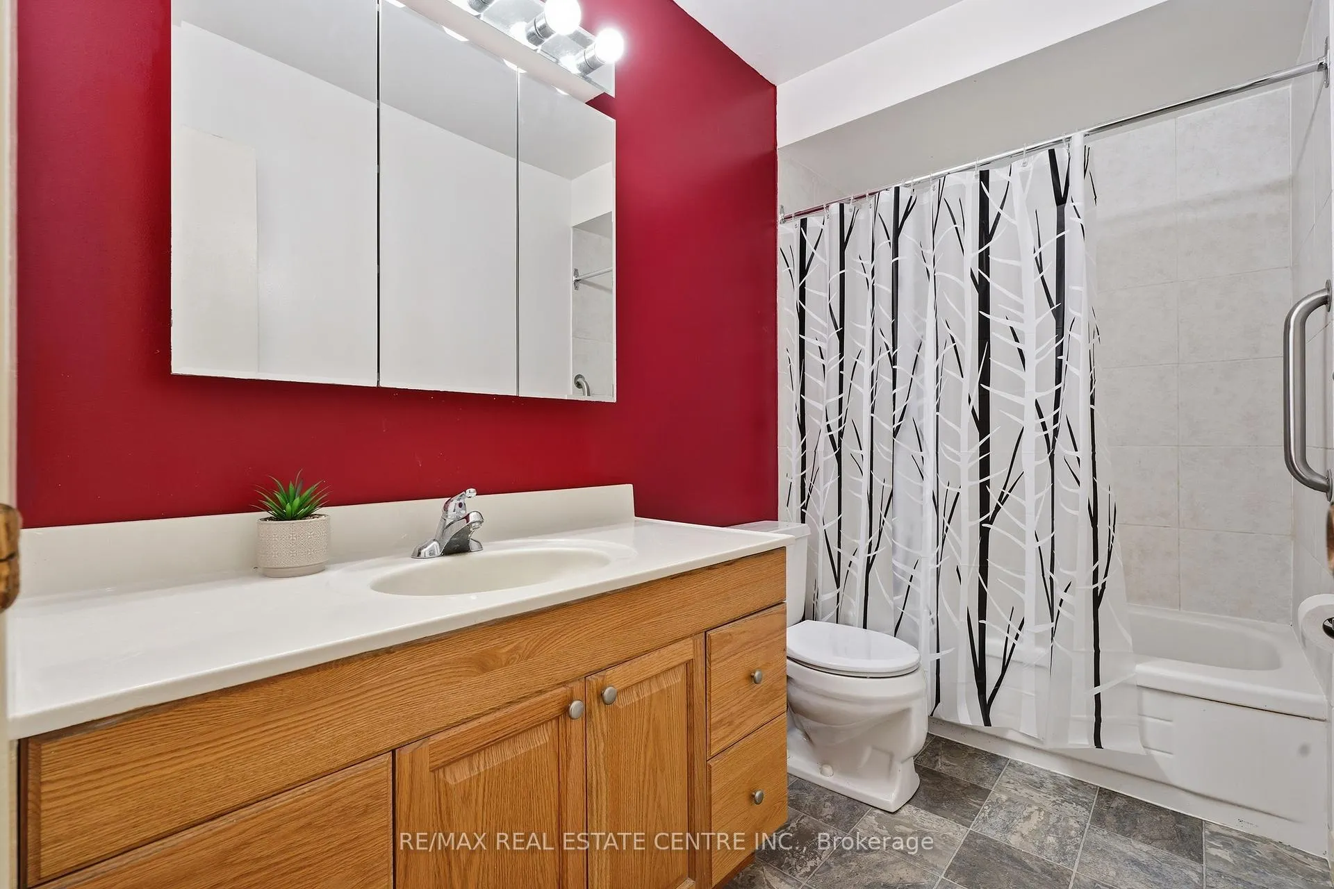 Photo 24 of Unit 34, 15 Green Valley Drive, Kitchener — HOMEH