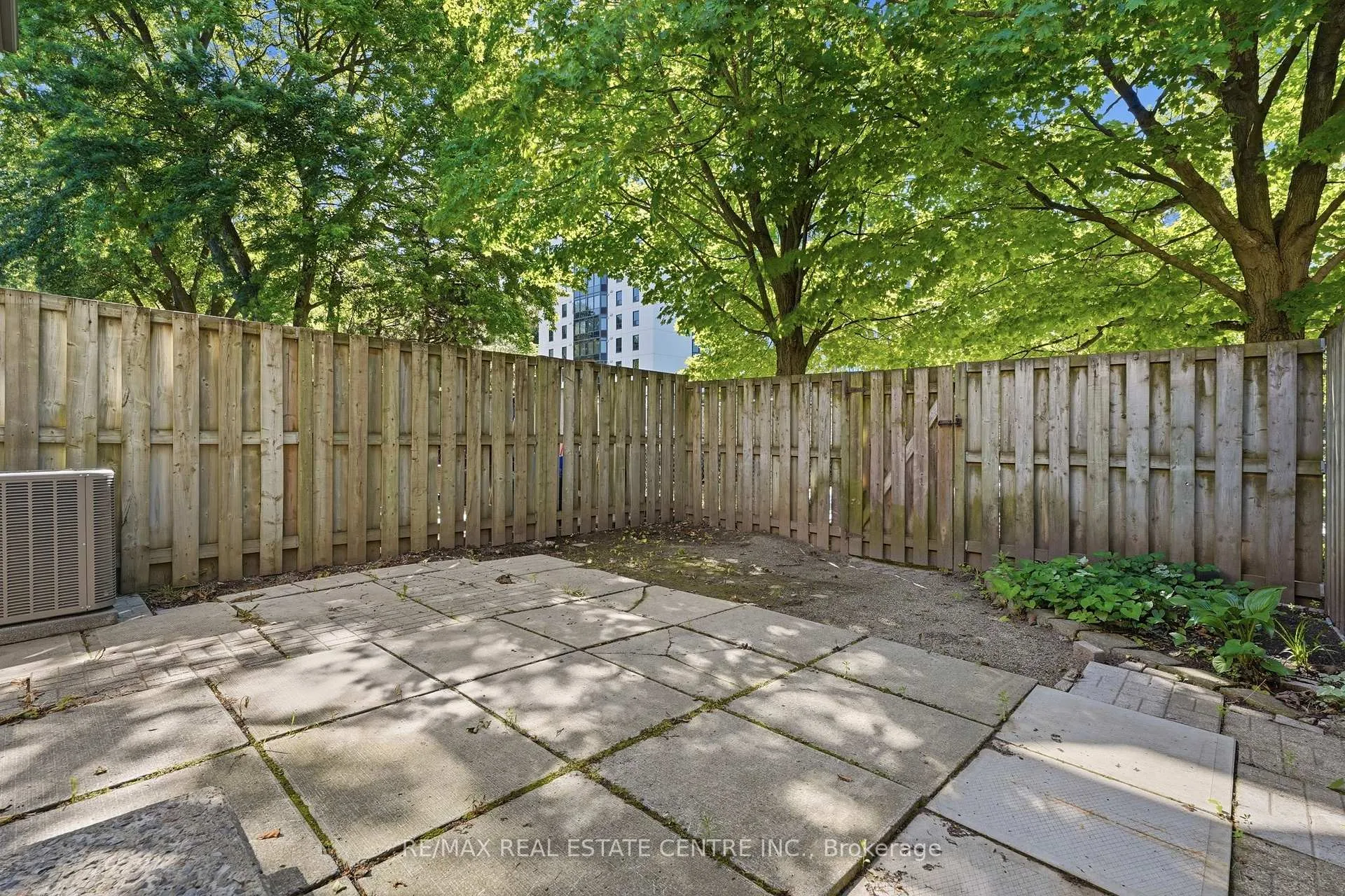 Photo 33 of Unit 34, 15 Green Valley Drive, Kitchener — HOMEH
