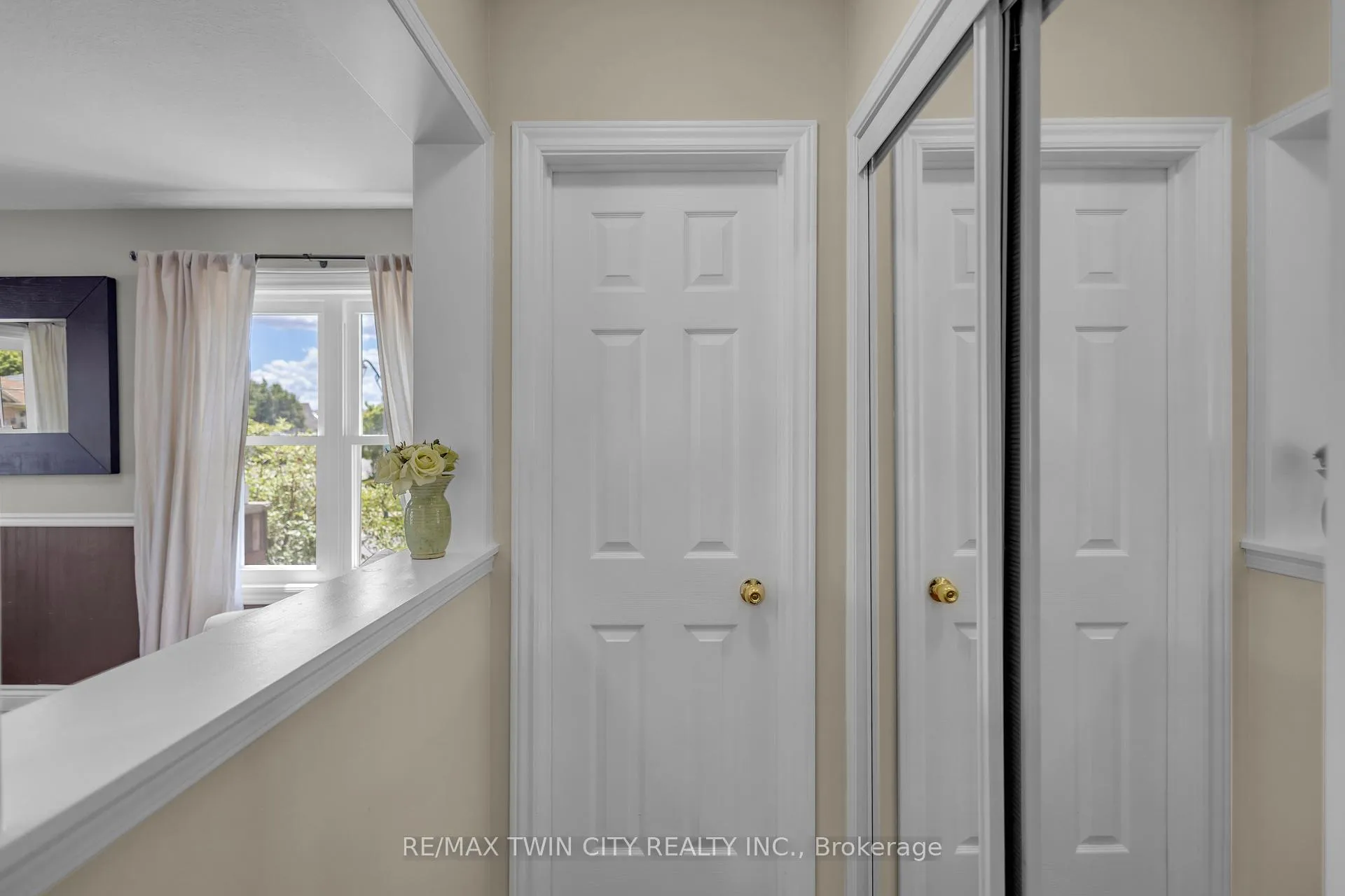 Photo 15 of 124 Blackburn Drive, Brantford, Empire — HOMEH
