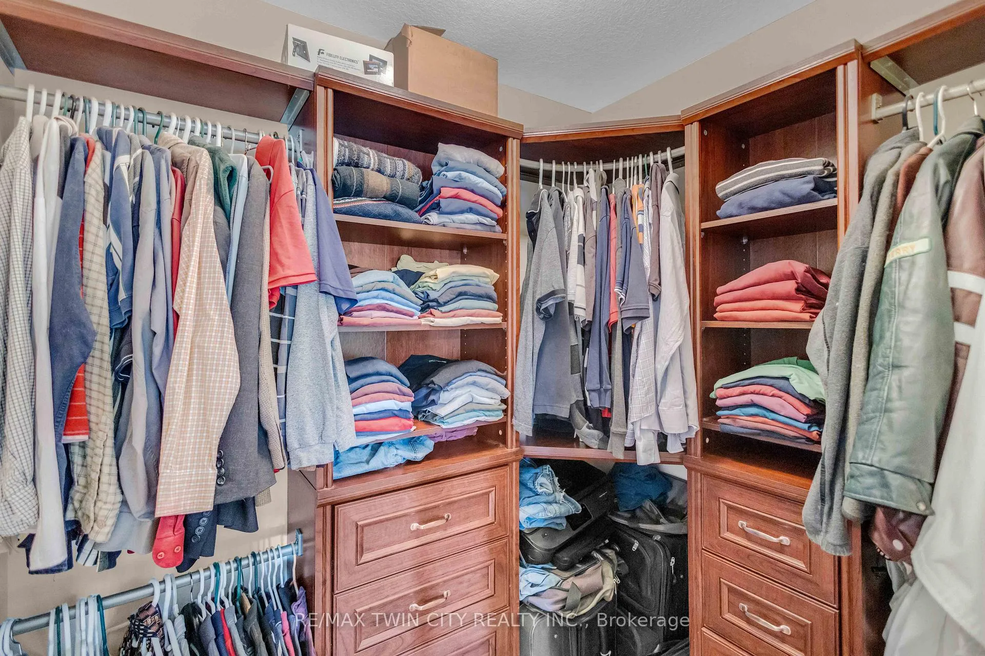 Photo 22 of 124 Blackburn Drive, Brantford, Empire — HOMEH