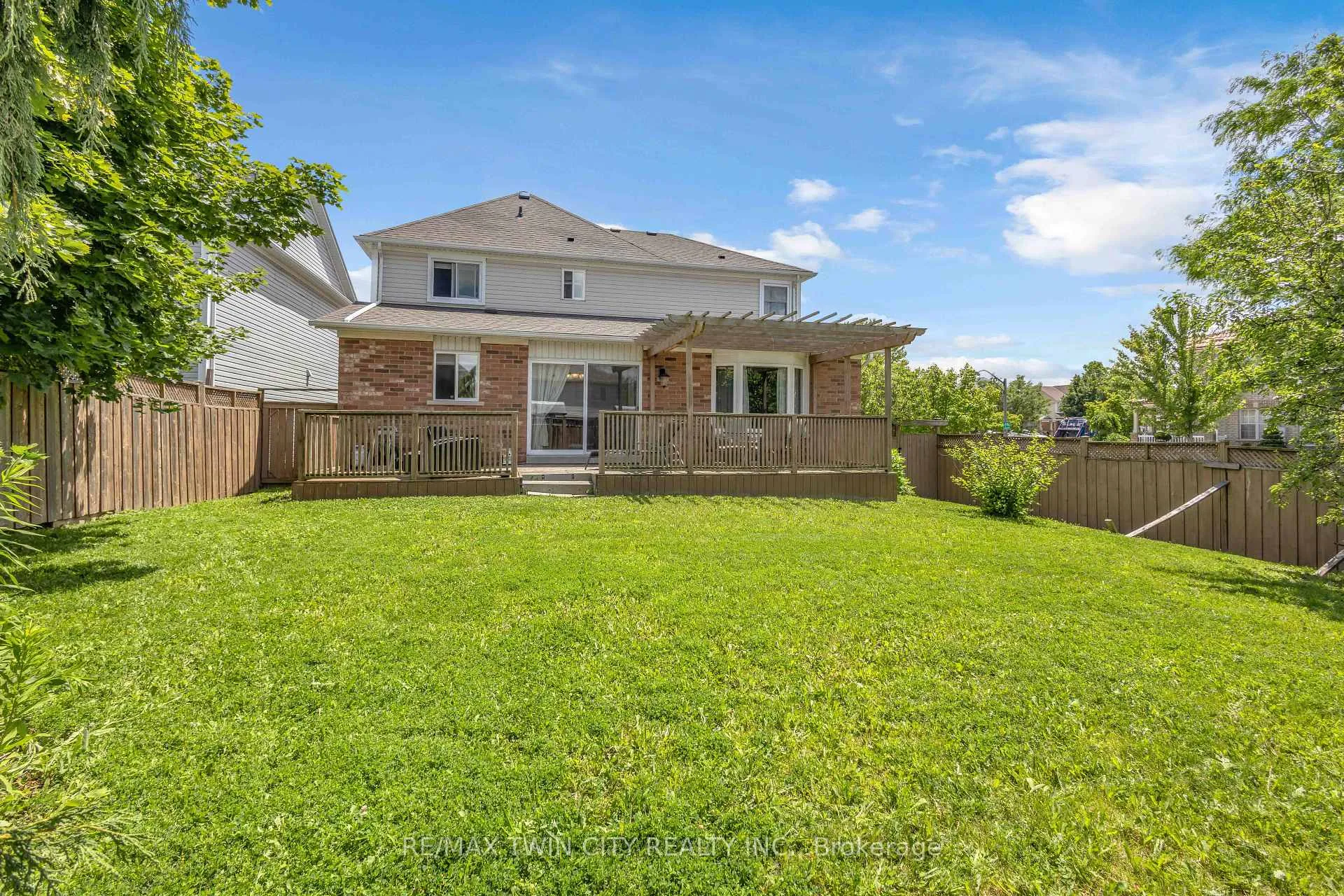 Photo 38 of 124 Blackburn Drive, Brantford, Empire — HOMEH