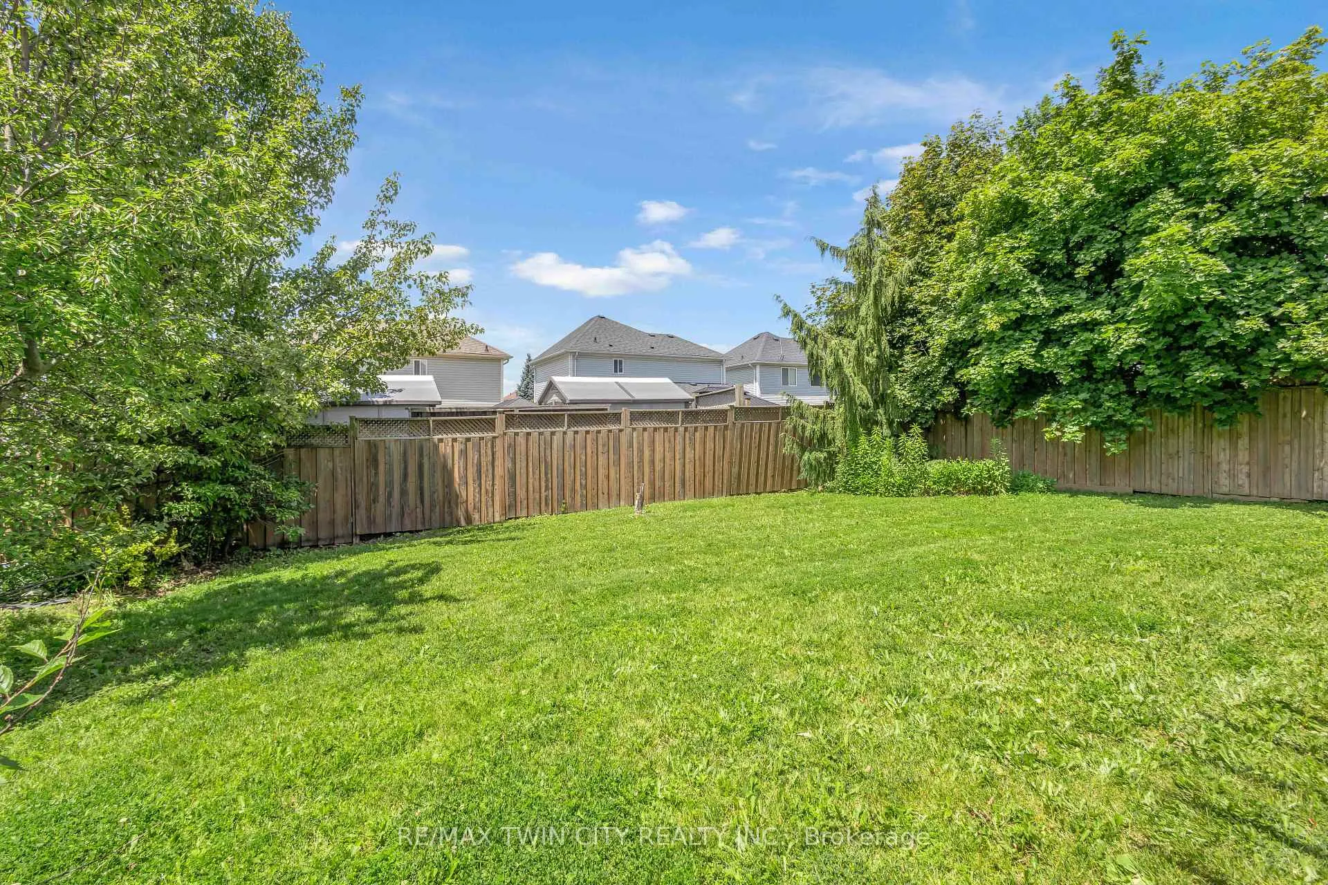 Photo 41 of 124 Blackburn Drive, Brantford, Empire — HOMEH