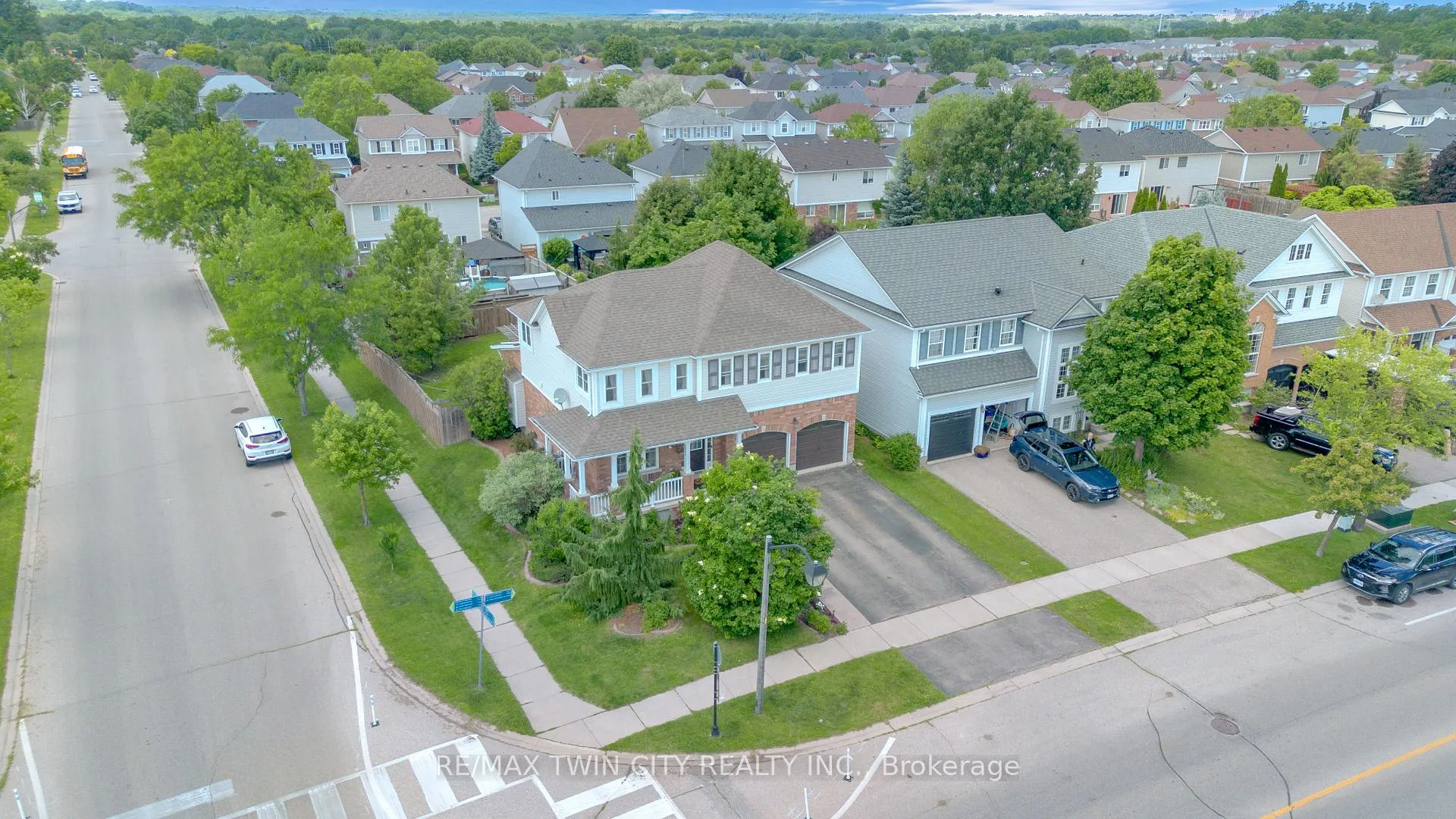 Photo 45 of 124 Blackburn Drive, Brantford, Empire — HOMEH