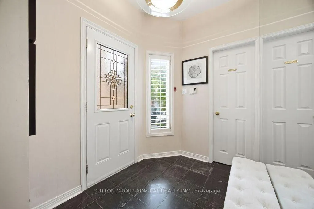 Photo 3 of 47 Brownstone Circle, Vaughan, Crestwood-Springfarm-Yorkhill — HOMEH