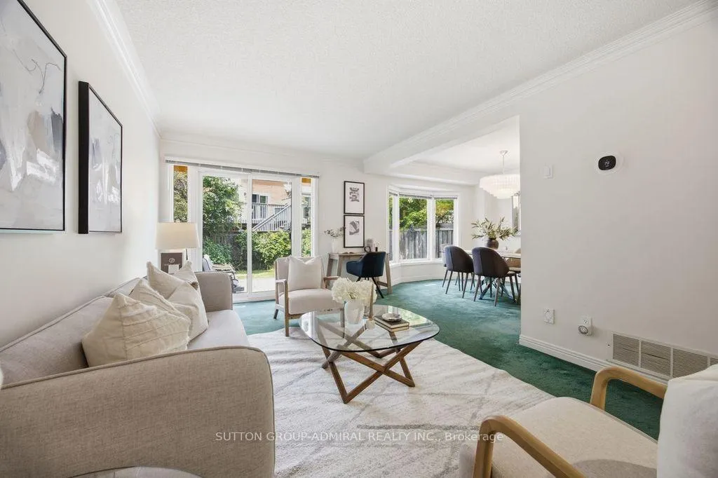 Photo 14 of 47 Brownstone Circle, Vaughan, Crestwood-Springfarm-Yorkhill — HOMEH