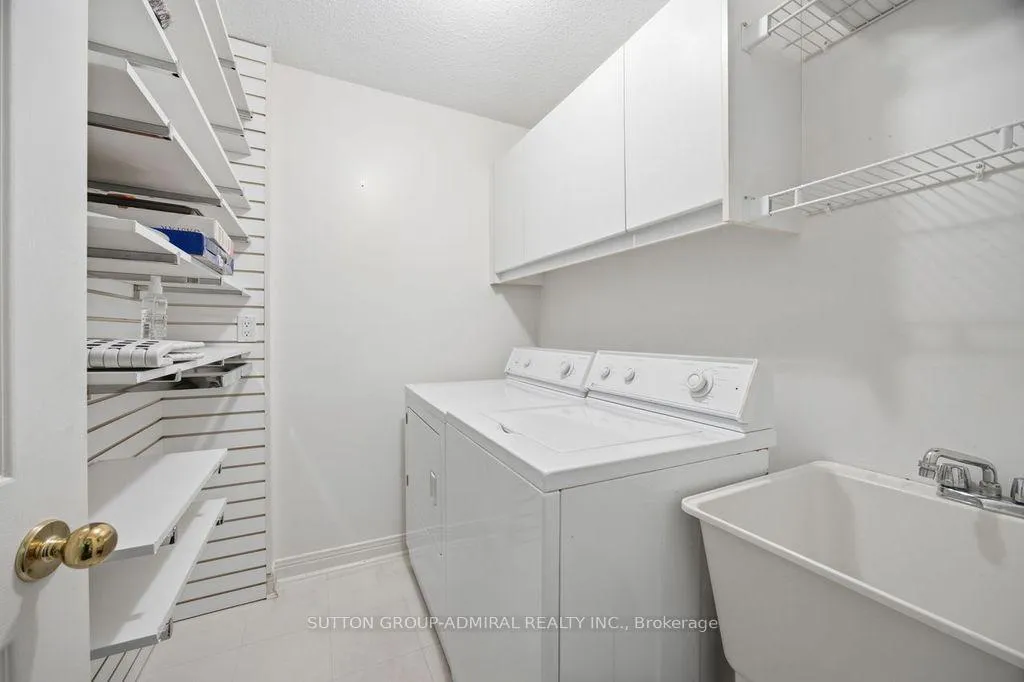 Photo 15 of 47 Brownstone Circle, Vaughan, Crestwood-Springfarm-Yorkhill — HOMEH