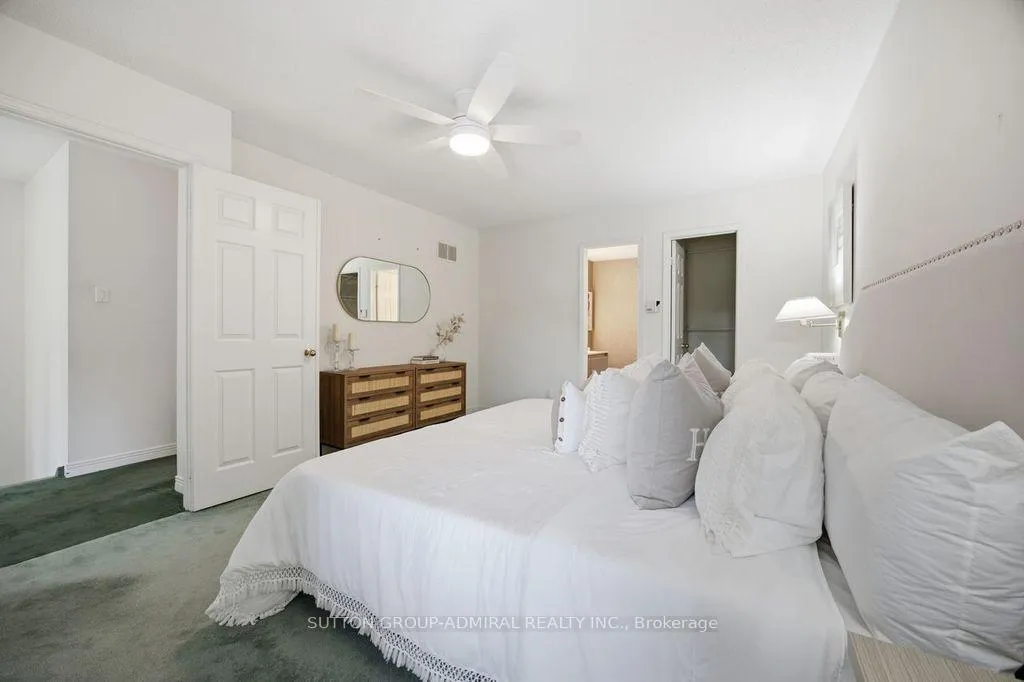 Photo 19 of 47 Brownstone Circle, Vaughan, Crestwood-Springfarm-Yorkhill — HOMEH