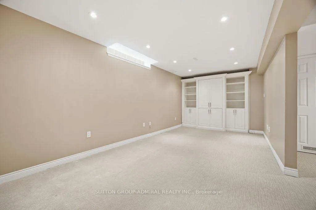 Photo 28 of 47 Brownstone Circle, Vaughan, Crestwood-Springfarm-Yorkhill — HOMEH