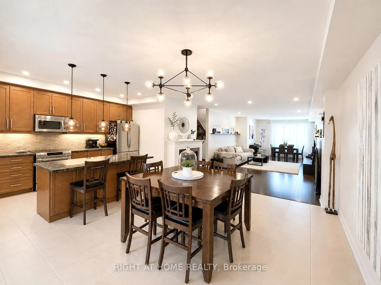 Photo 12 of Unit 10, 8900 Bathurst Street, Vaughan, Patterson — HOMEH