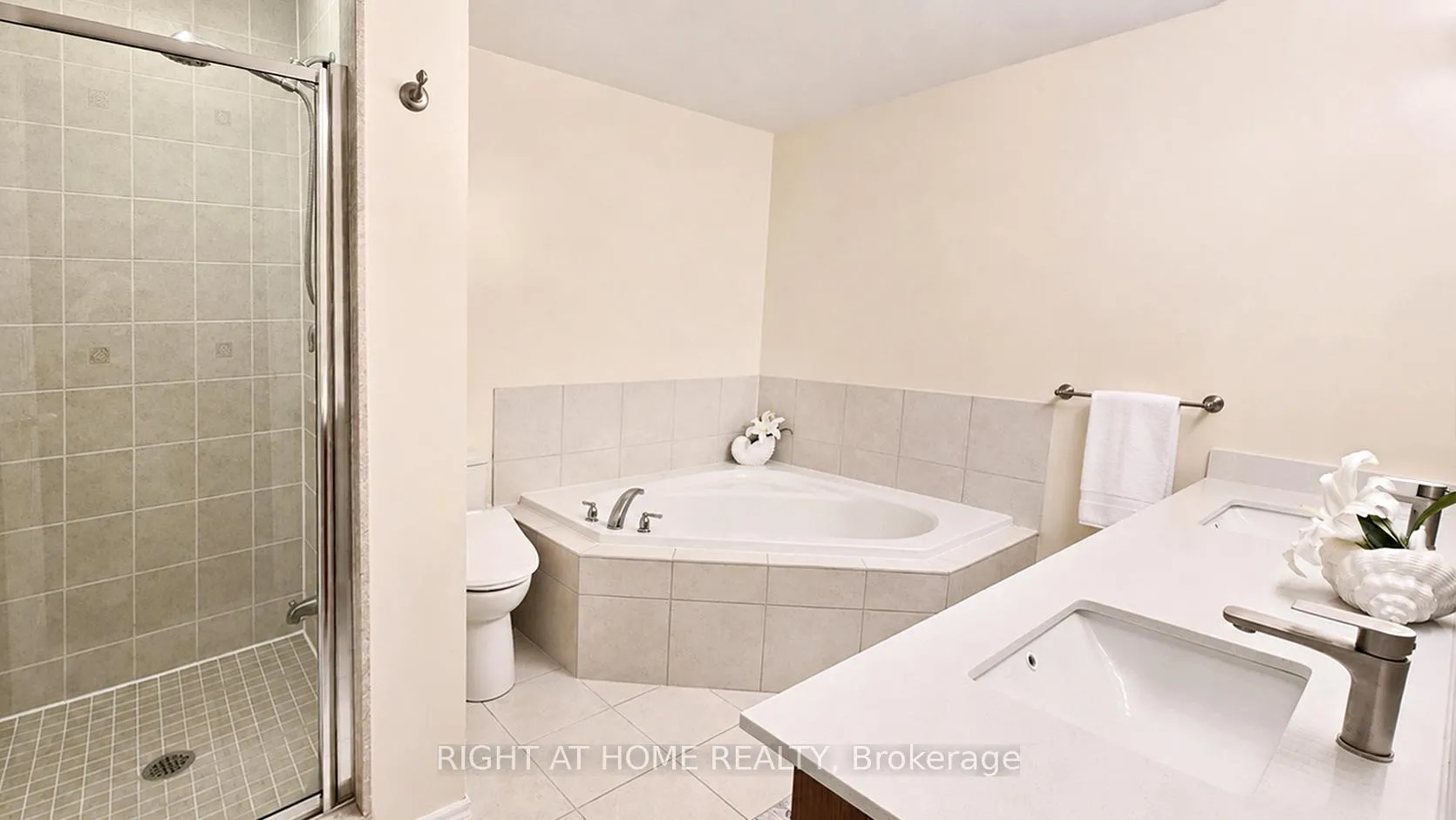 Photo 31 of Unit 10, 8900 Bathurst Street, Vaughan, Patterson — HOMEH