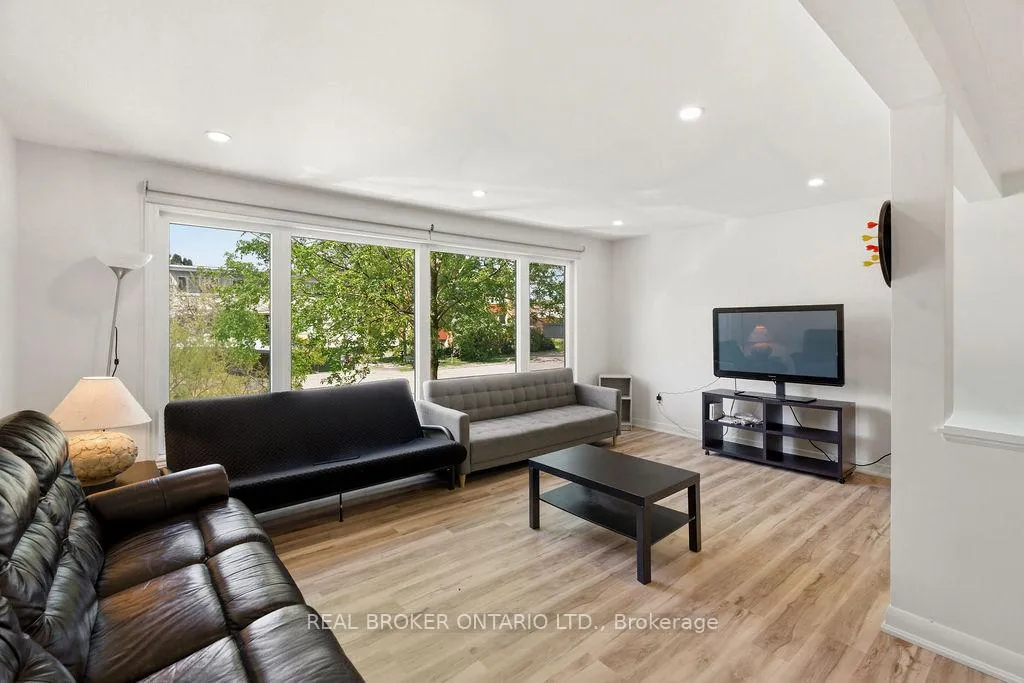 Photo 15 of Unit #1, 2187 Plesser Street, Ottawa, Elmvale Acres/Urbandale — HOMEH