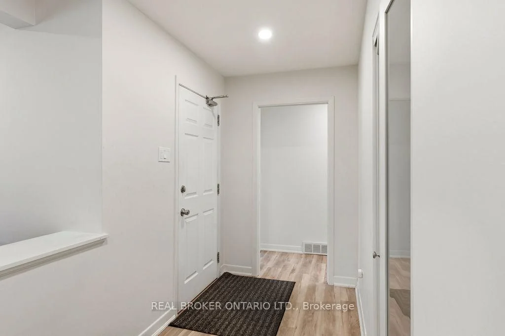 Photo 6 of Unit #1, 2187 Plesser Street, Ottawa, Elmvale Acres/Urbandale — HOMEH