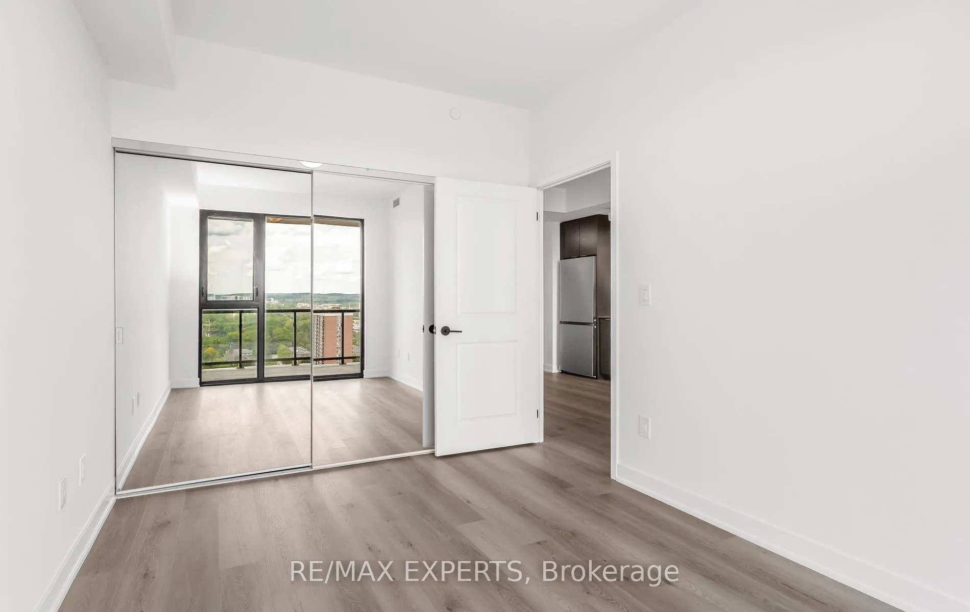 Photo 29 of 2075 Lakeshore Road, Burlington, Brant — HOMEH