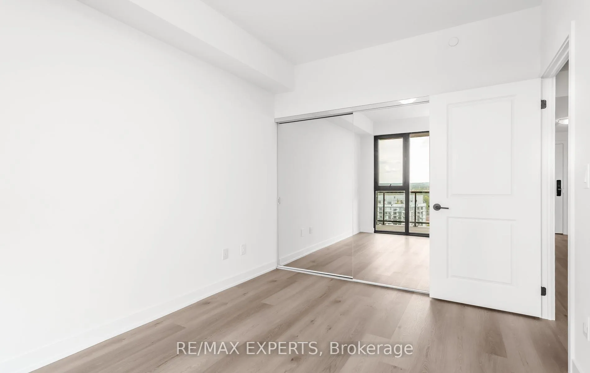 Photo 31 of 2075 Lakeshore Road, Burlington, Brant — HOMEH