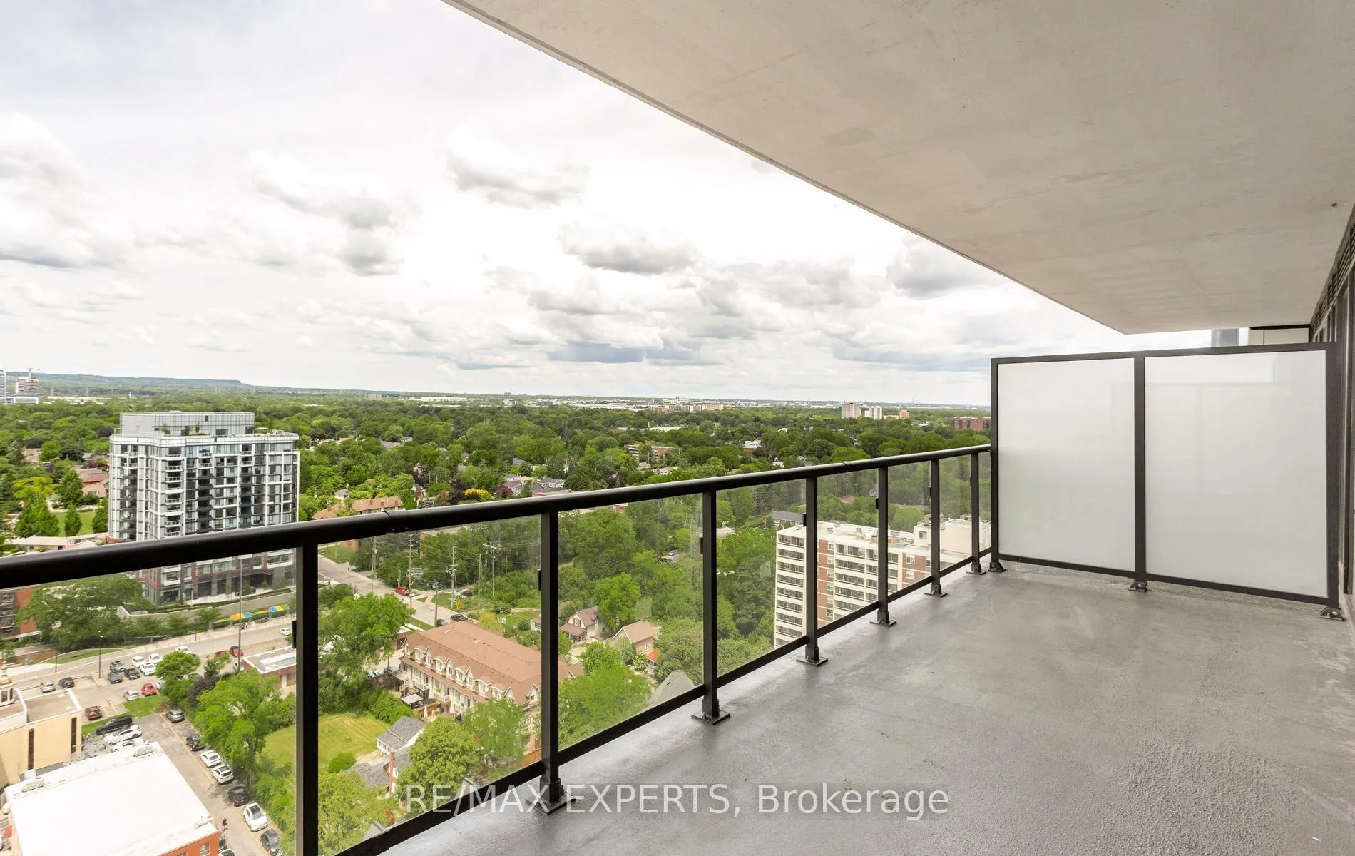 Photo 33 of 2075 Lakeshore Road, Burlington, Brant — HOMEH