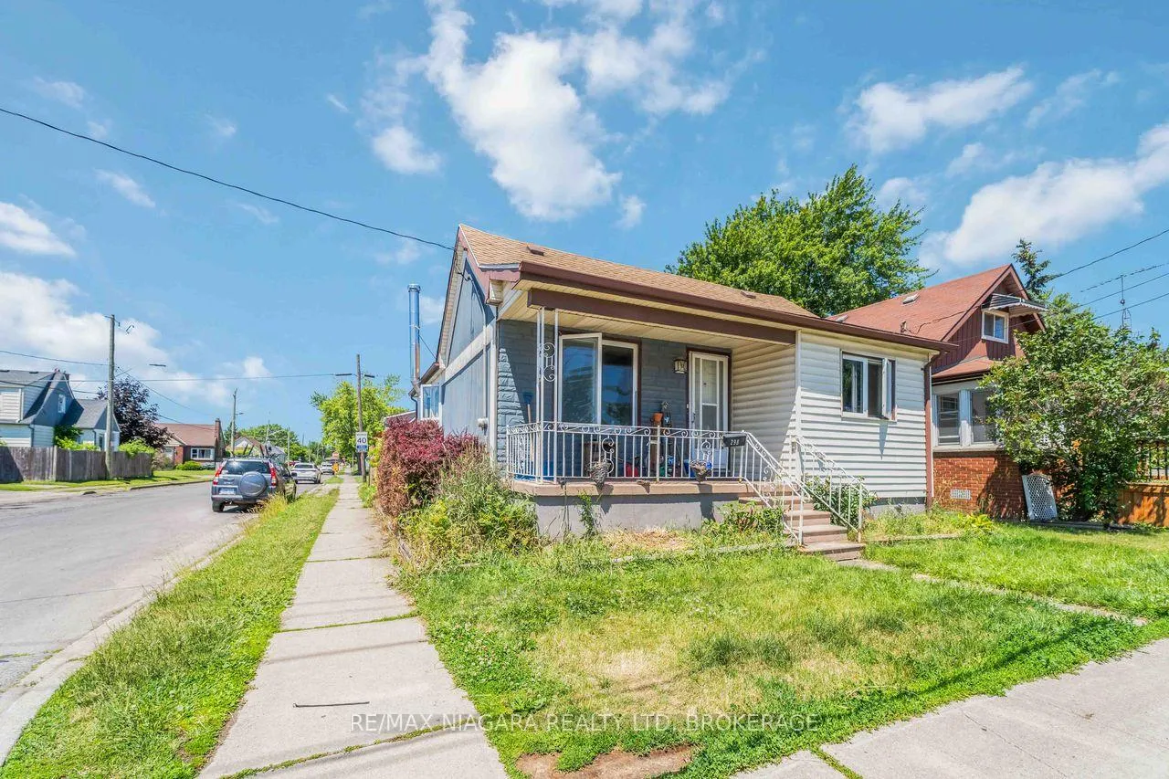 Front of 298 Southworth Street