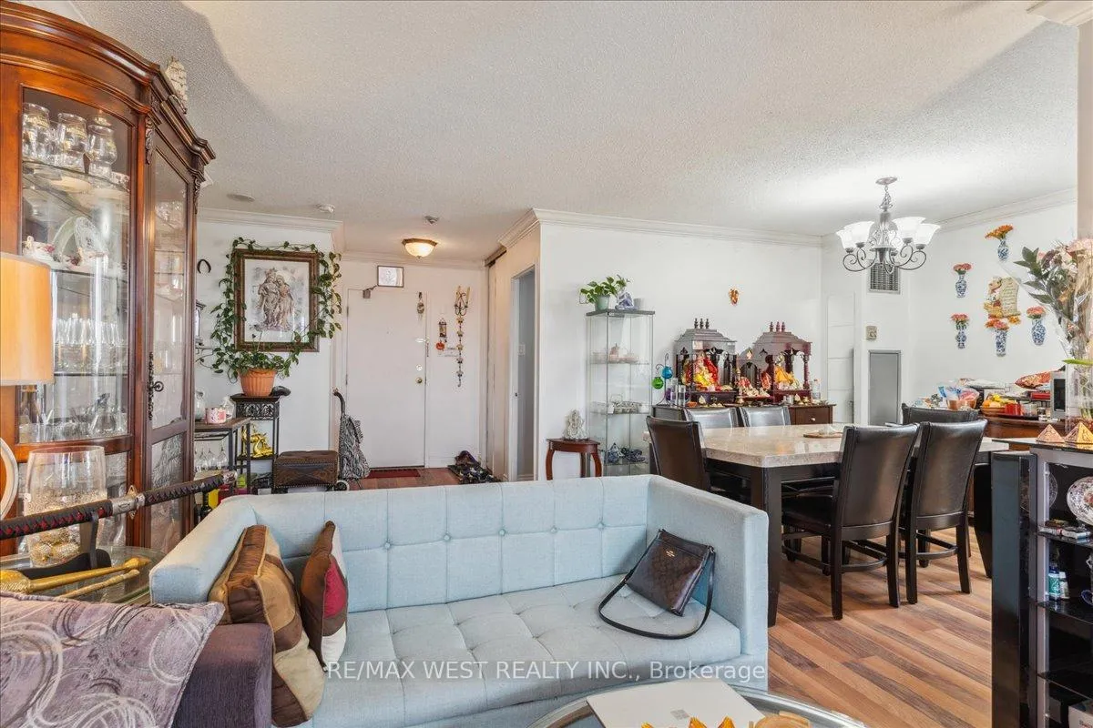 Photo 19 of Unit 905, 26 Hanover Road, Brampton, Queen Street Corridor — HOMEH