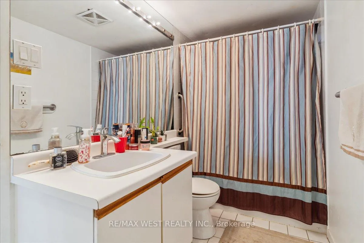Photo 37 of Unit 905, 26 Hanover Road, Brampton, Queen Street Corridor — HOMEH