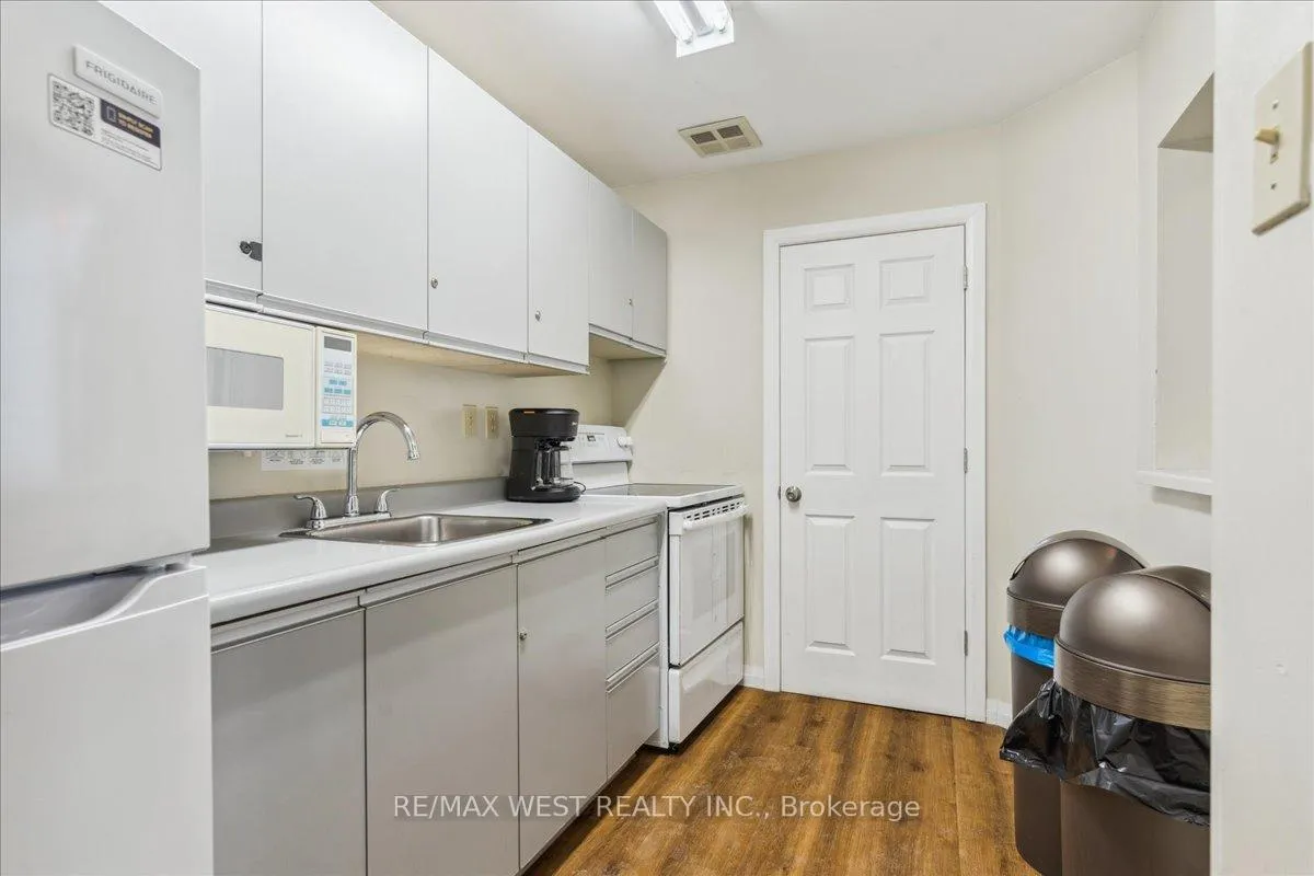 Photo 39 of Unit 905, 26 Hanover Road, Brampton, Queen Street Corridor — HOMEH