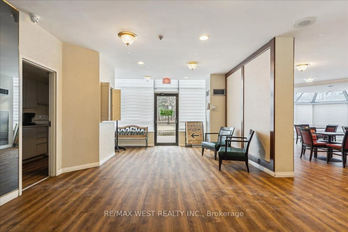 Photo 10 of Unit 905, 26 Hanover Road, Brampton, Queen Street Corridor — HOMEH