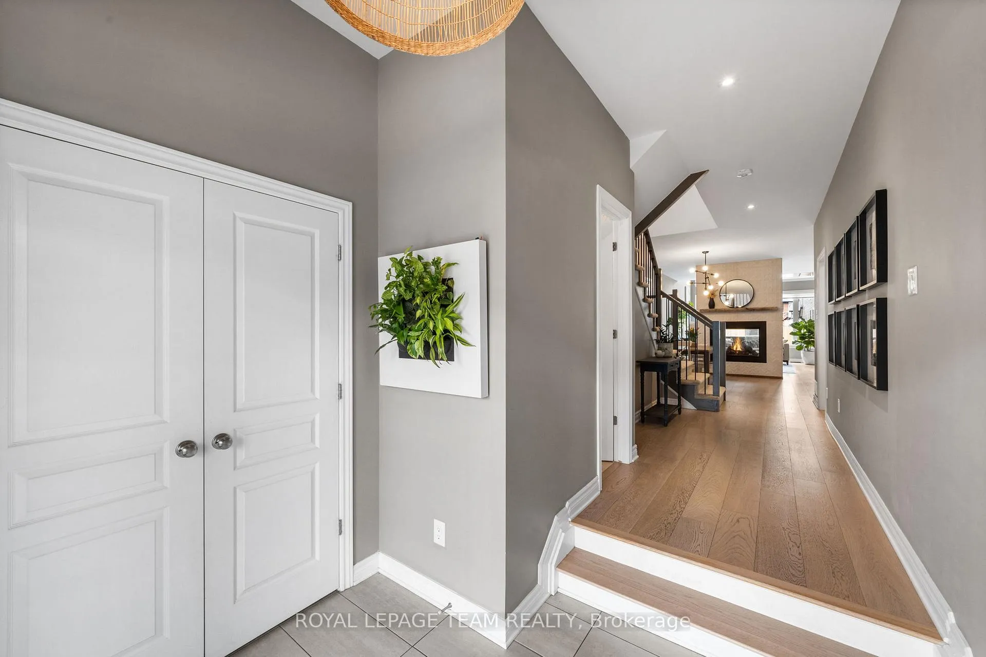 Photo 3 of 84 Warrior Street, Ottawa, Kanata - Emerald Meadows/Trailwest — HOMEH