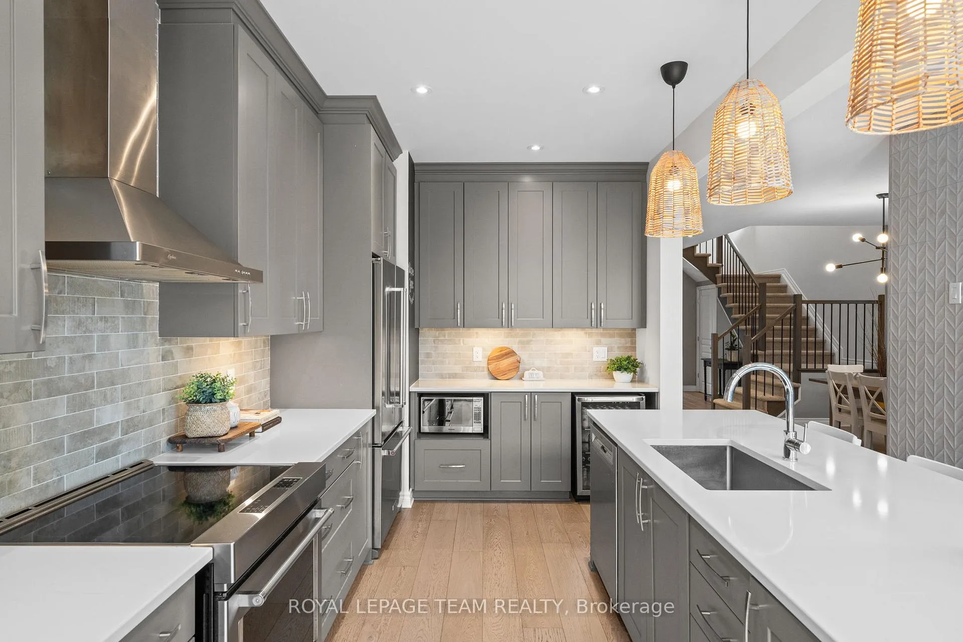 Photo 11 of 84 Warrior Street, Ottawa, Kanata - Emerald Meadows/Trailwest — HOMEH