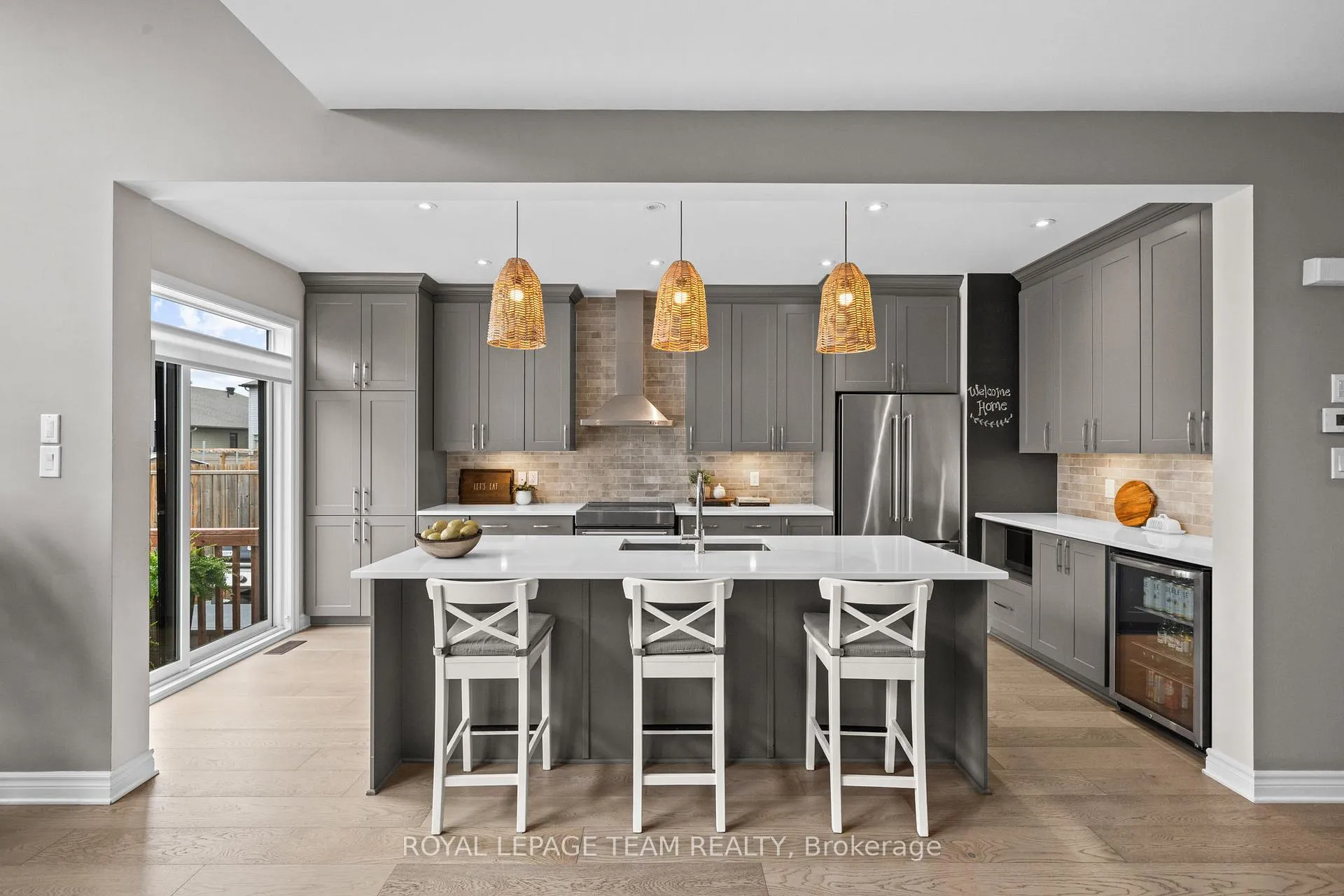 Photo 13 of 84 Warrior Street, Ottawa, Kanata - Emerald Meadows/Trailwest — HOMEH