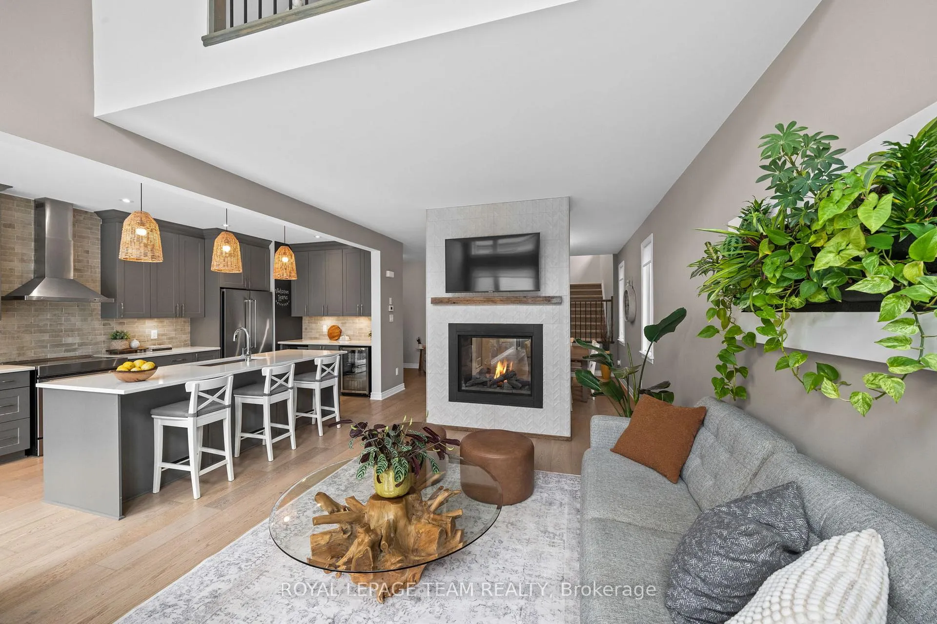 Photo 16 of 84 Warrior Street, Ottawa, Kanata - Emerald Meadows/Trailwest — HOMEH