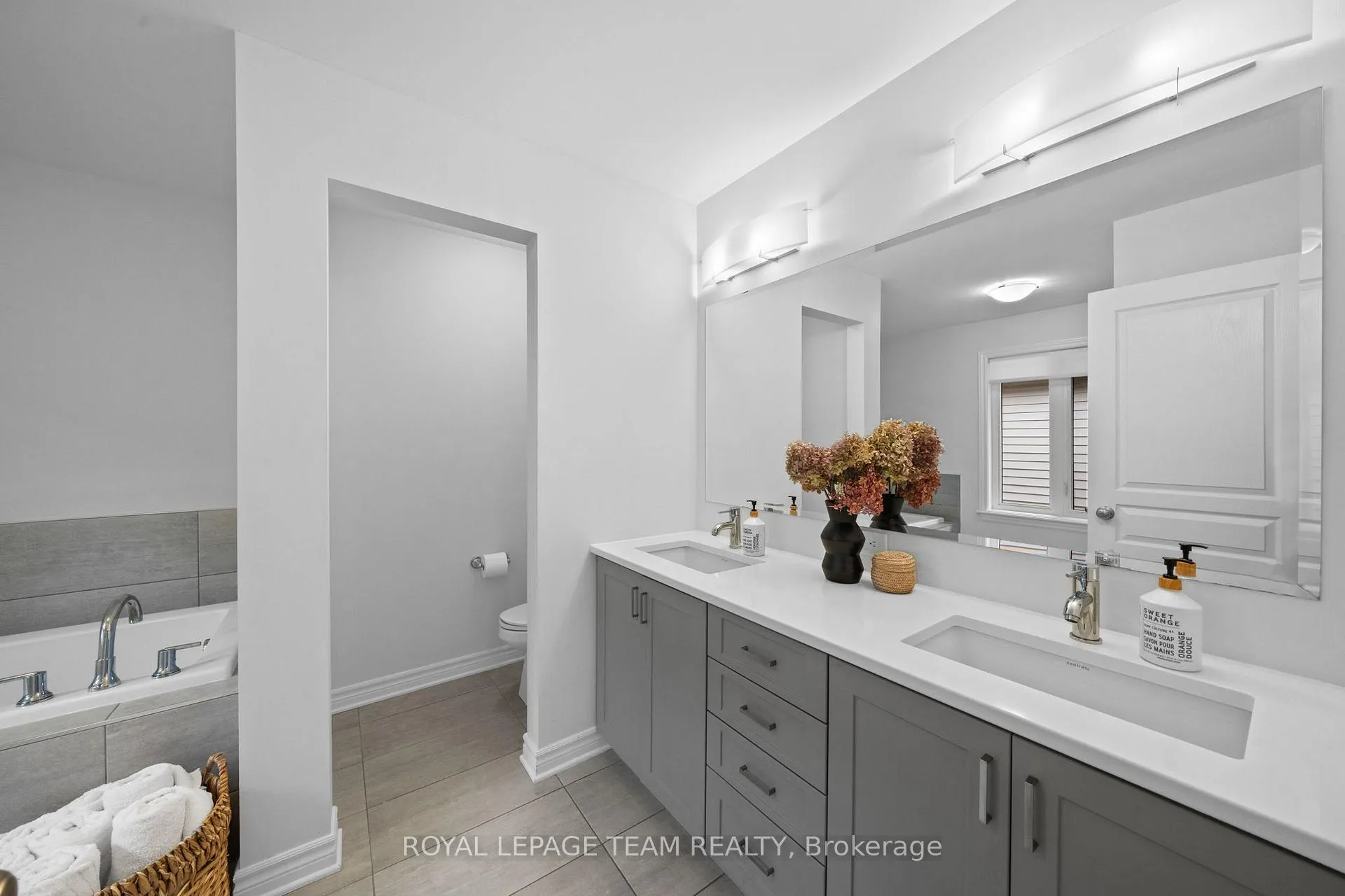 Photo 25 of 84 Warrior Street, Ottawa, Kanata - Emerald Meadows/Trailwest — HOMEH