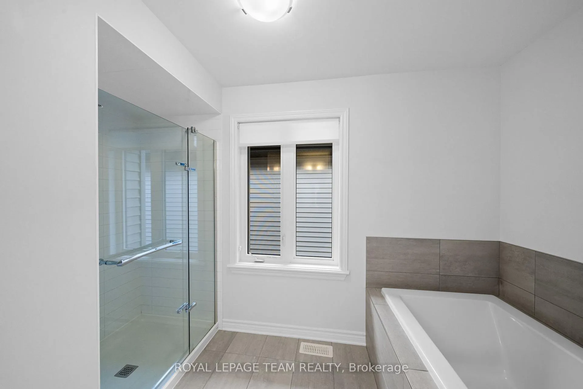 Photo 26 of 84 Warrior Street, Ottawa, Kanata - Emerald Meadows/Trailwest — HOMEH