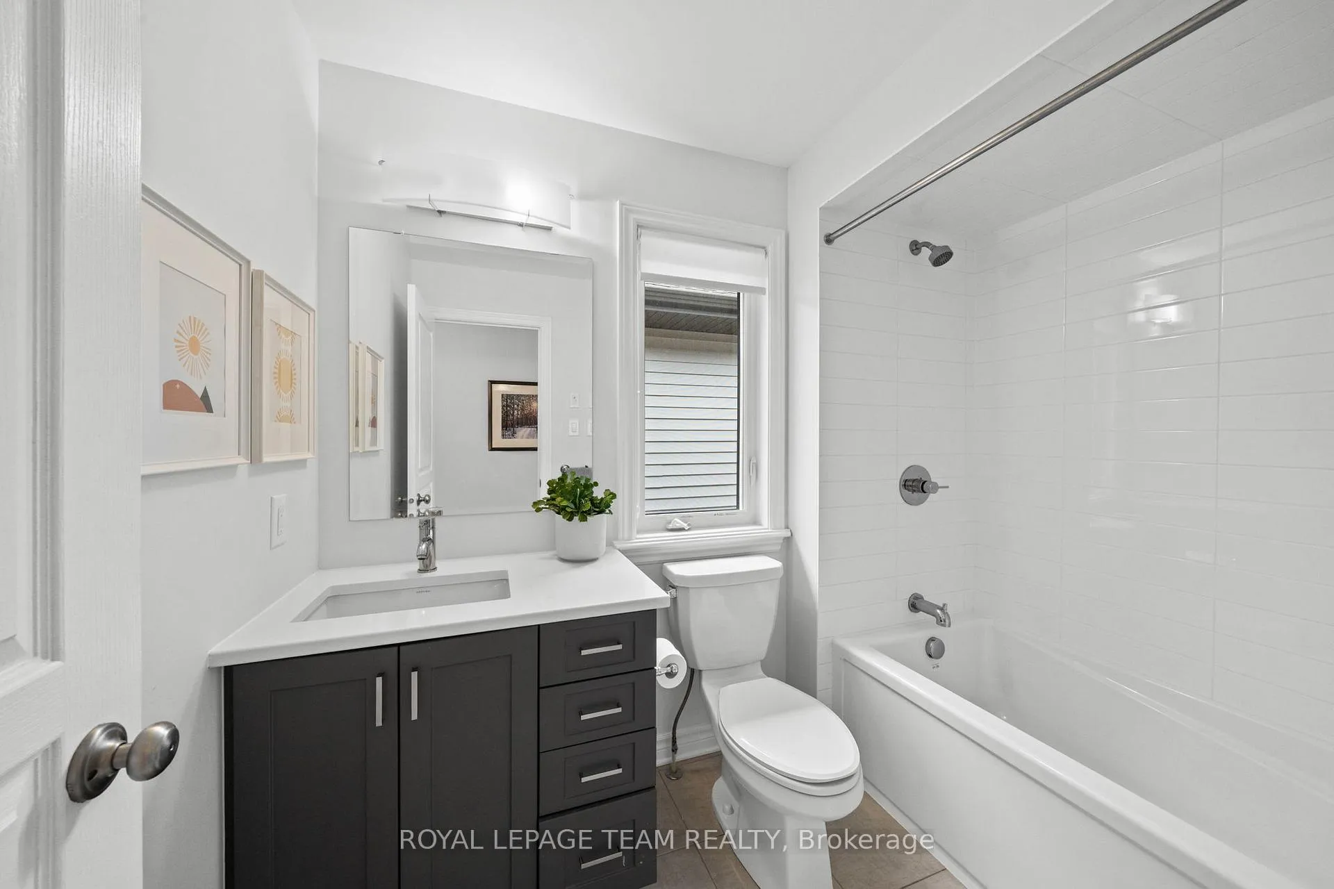 Photo 29 of 84 Warrior Street, Ottawa, Kanata - Emerald Meadows/Trailwest — HOMEH
