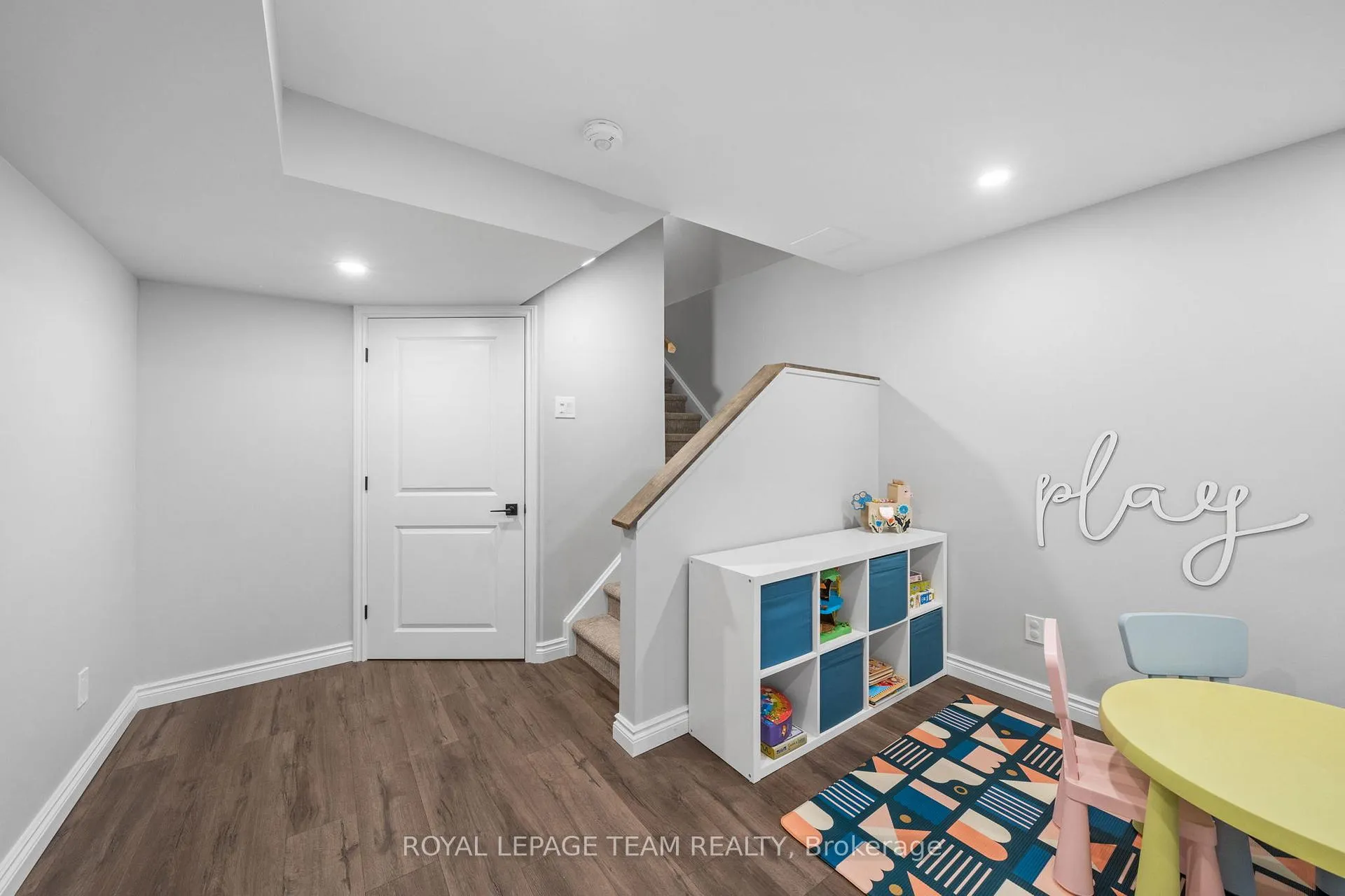 Photo 36 of 84 Warrior Street, Ottawa, Kanata - Emerald Meadows/Trailwest — HOMEH
