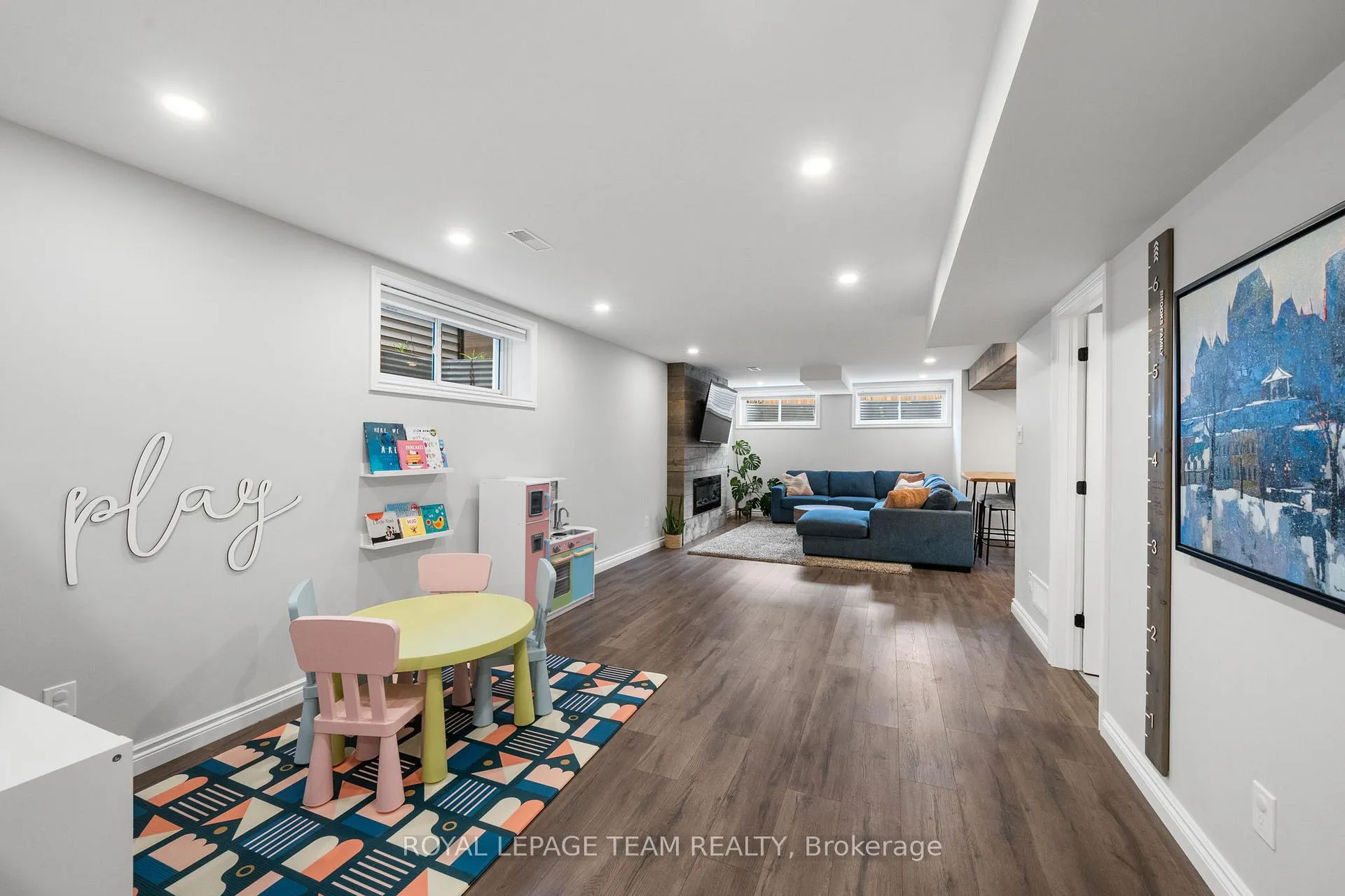 Photo 37 of 84 Warrior Street, Ottawa, Kanata - Emerald Meadows/Trailwest — HOMEH