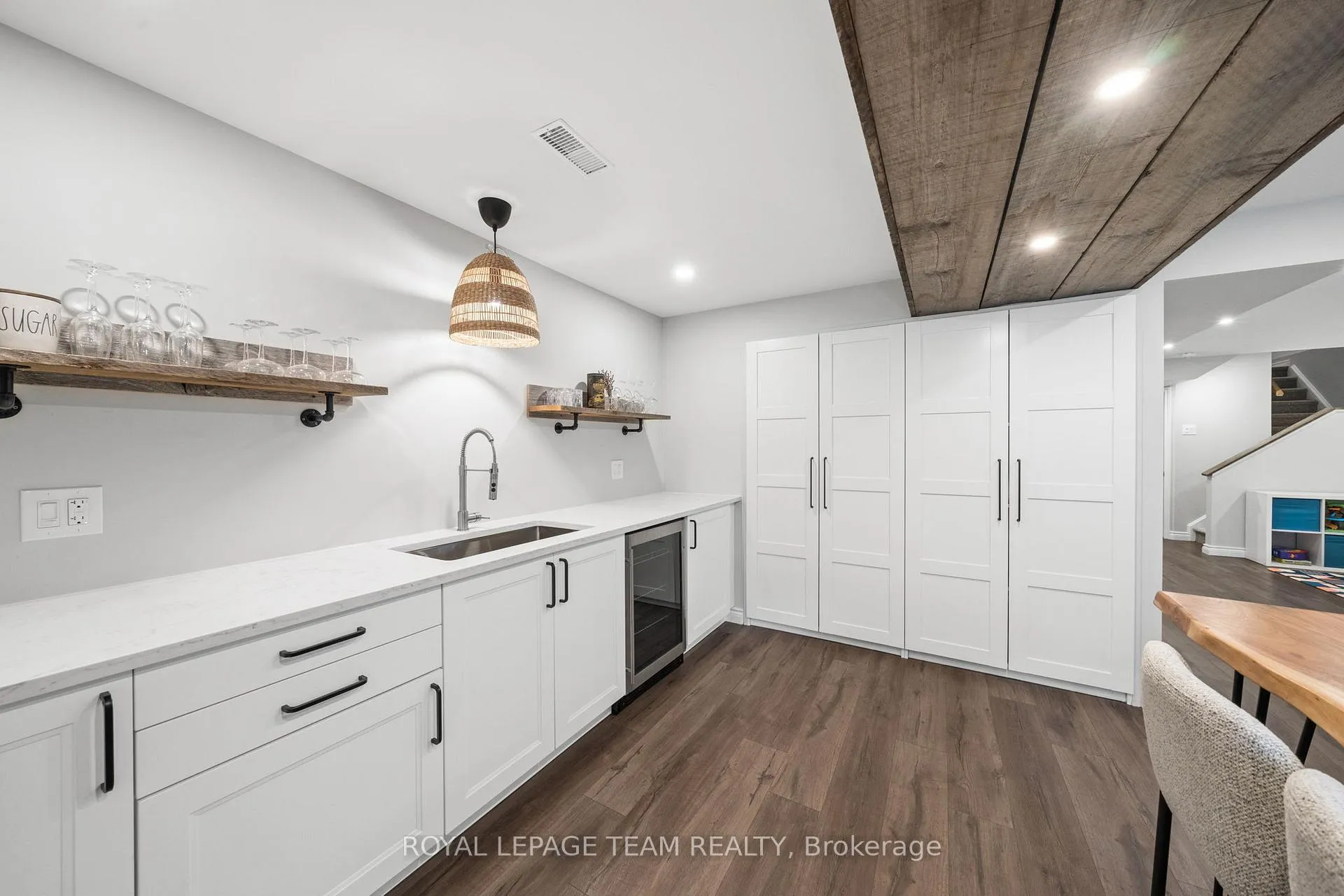 Photo 42 of 84 Warrior Street, Ottawa, Kanata - Emerald Meadows/Trailwest — HOMEH