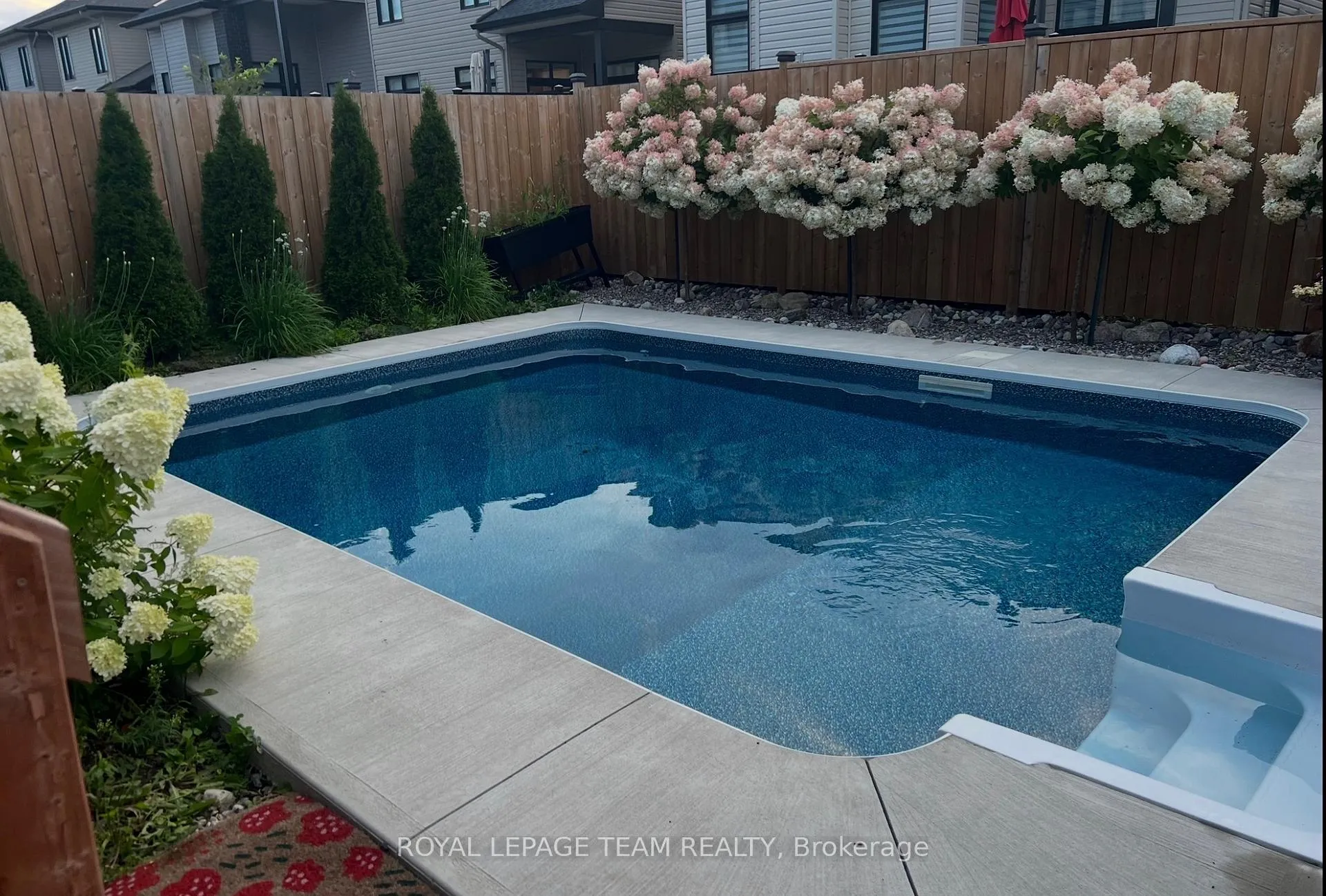 Photo 46 of 84 Warrior Street, Ottawa, Kanata - Emerald Meadows/Trailwest — HOMEH