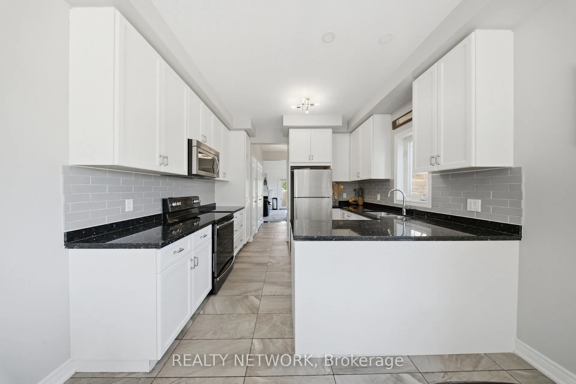Photo 7 of 104 Sonoma Valley Crescent, Hamilton, Mewburn — HOMEH