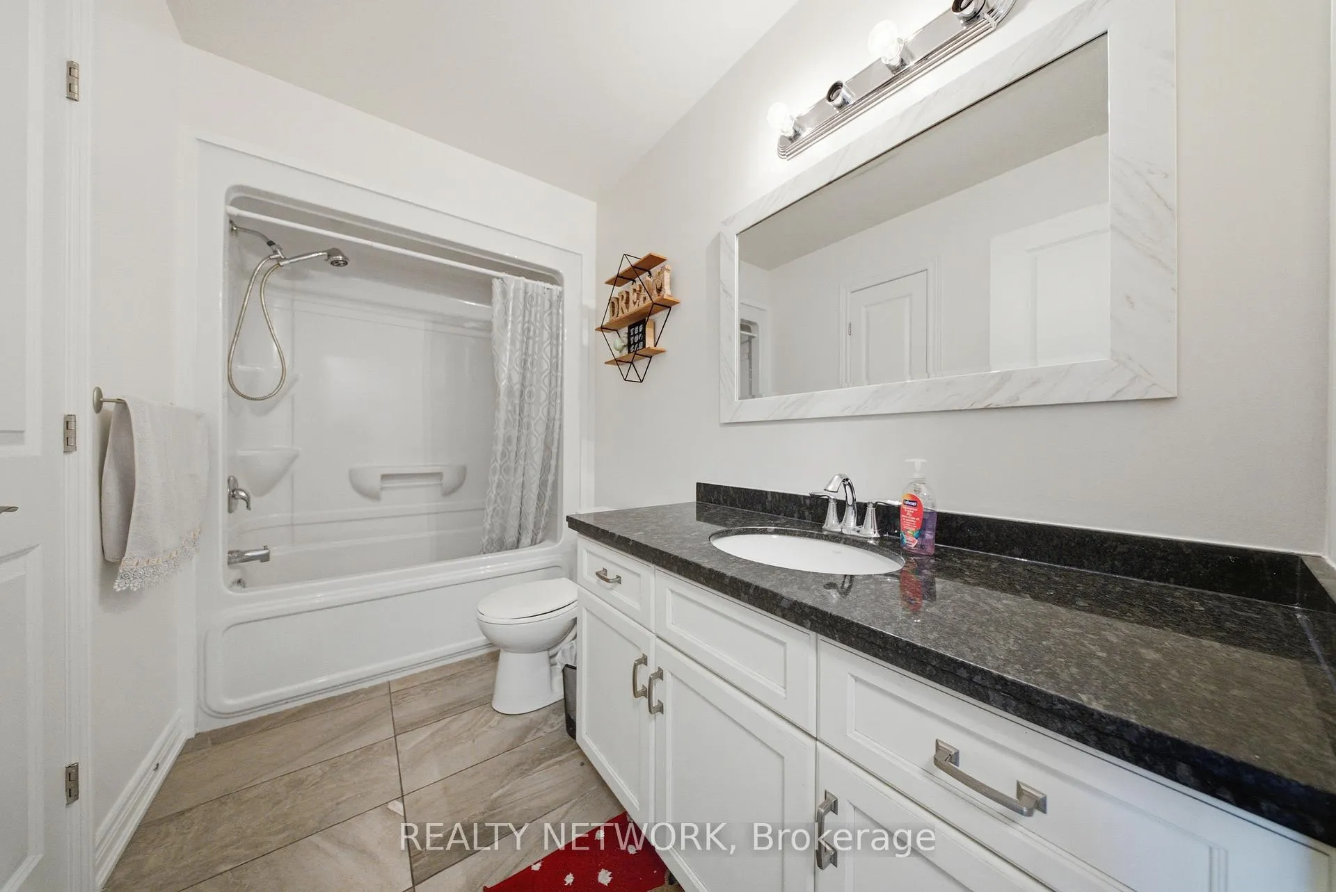 Photo 24 of 104 Sonoma Valley Crescent, Hamilton, Mewburn — HOMEH