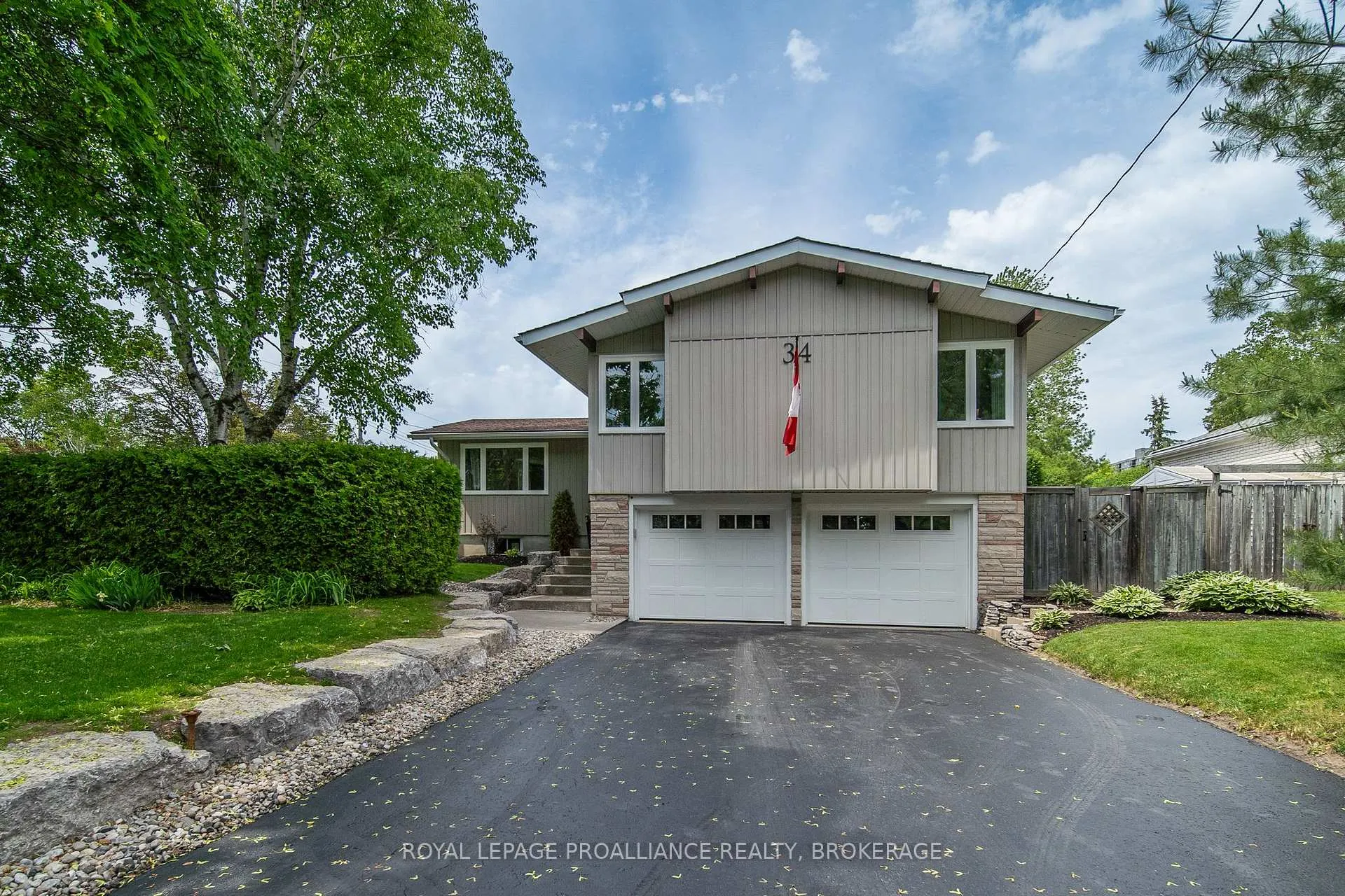 Photo 2 of 34 Keller Drive, Belleville, Belleville Ward — HOMEH