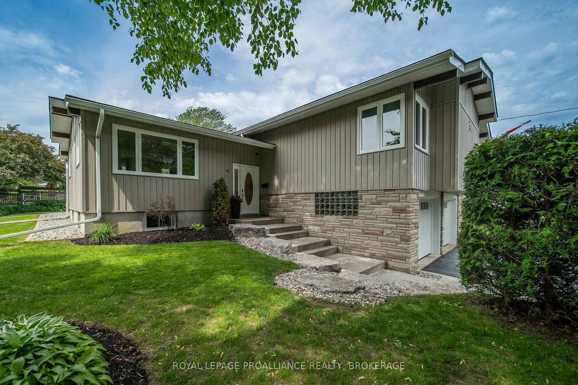 Photo 3 of 34 Keller Drive, Belleville, Belleville Ward — HOMEH