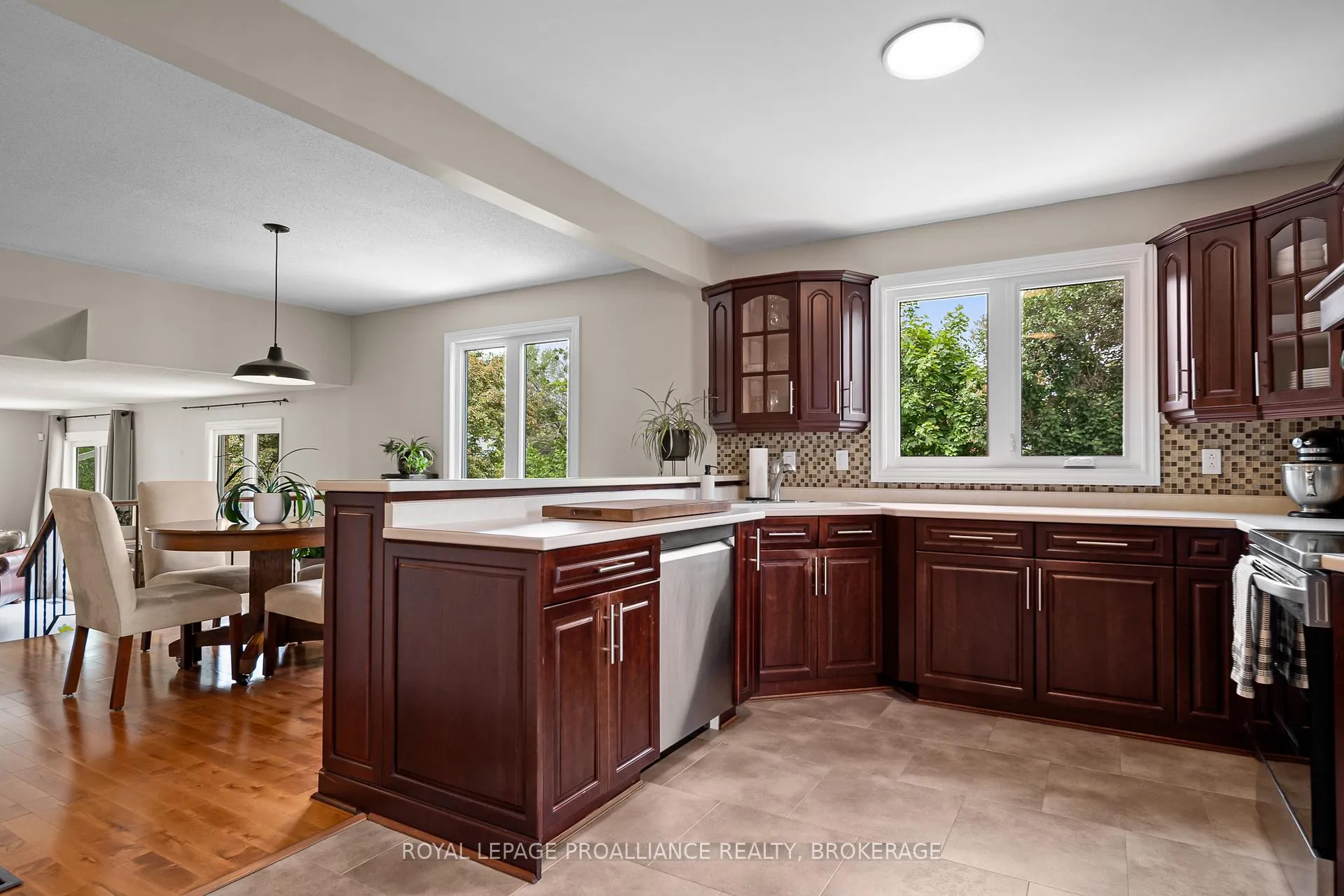 Photo 13 of 34 Keller Drive, Belleville, Belleville Ward — HOMEH