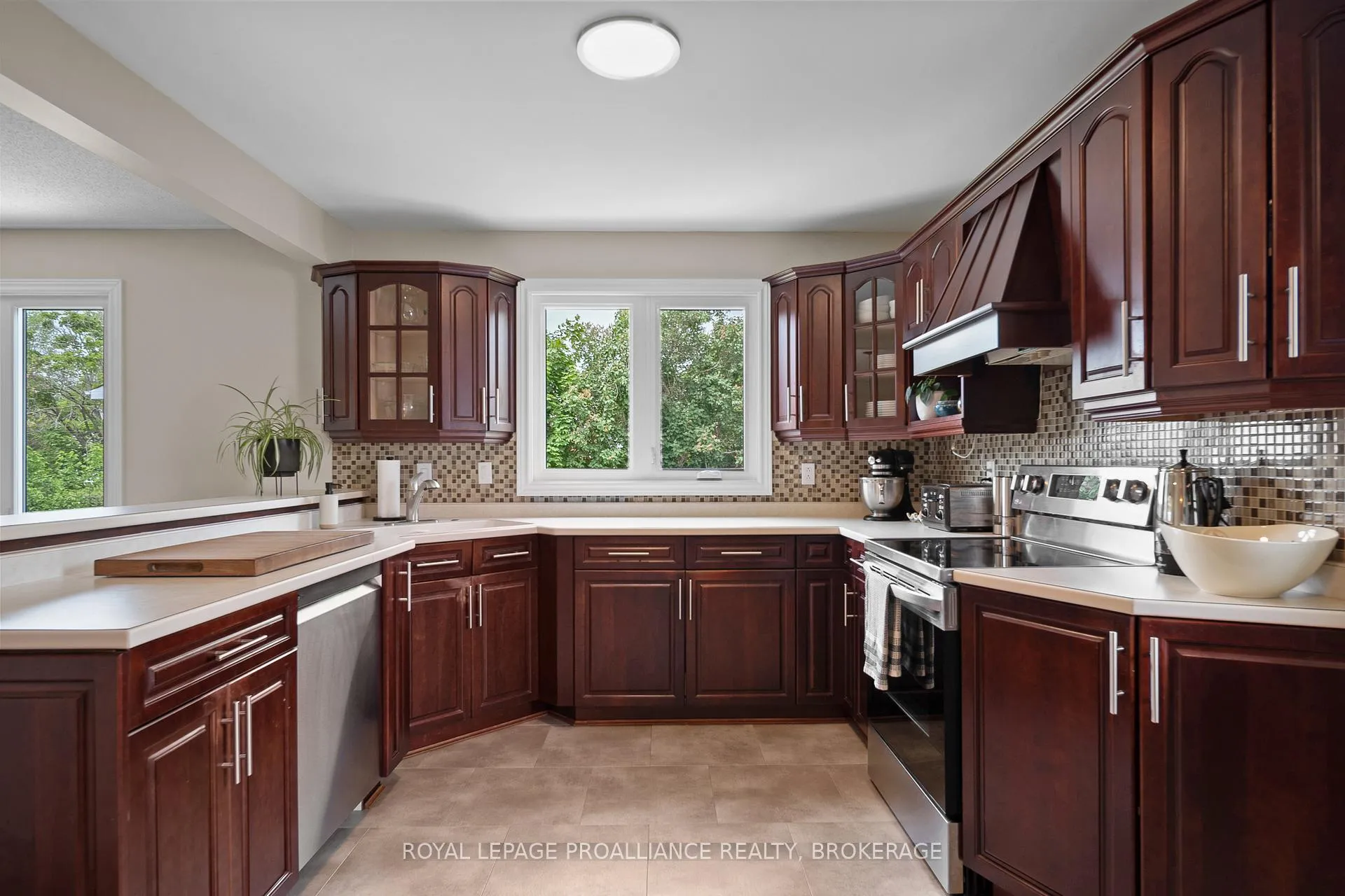 Photo 14 of 34 Keller Drive, Belleville, Belleville Ward — HOMEH