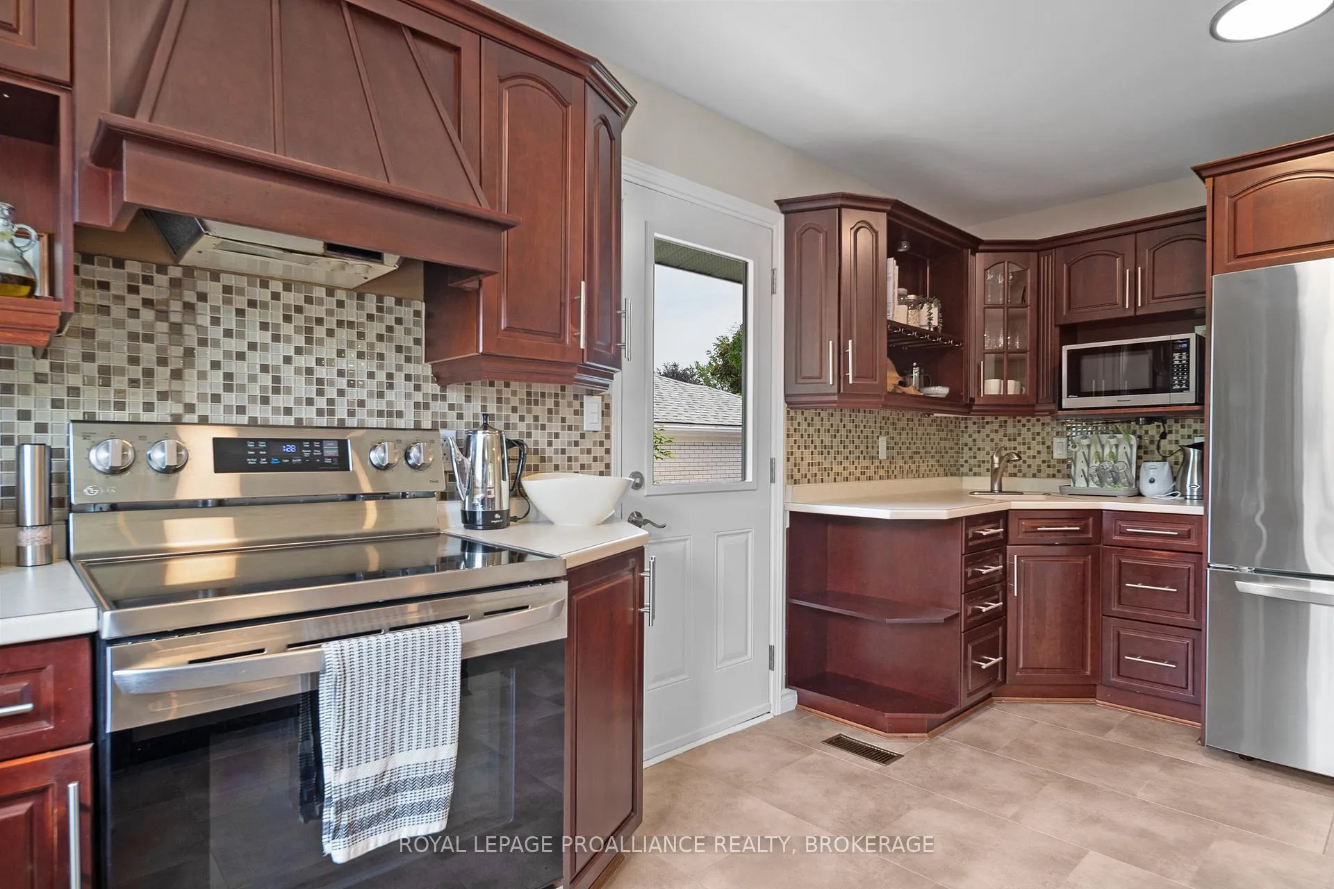 Photo 15 of 34 Keller Drive, Belleville, Belleville Ward — HOMEH
