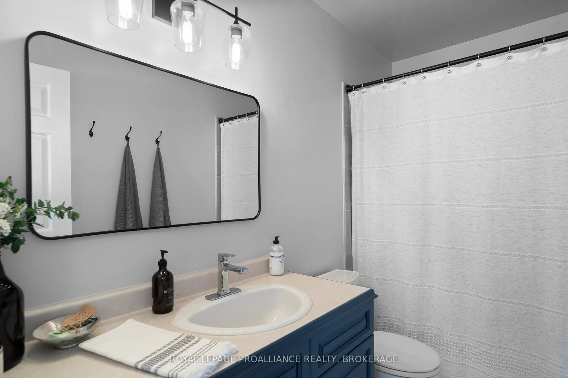 Photo 20 of 34 Keller Drive, Belleville, Belleville Ward — HOMEH