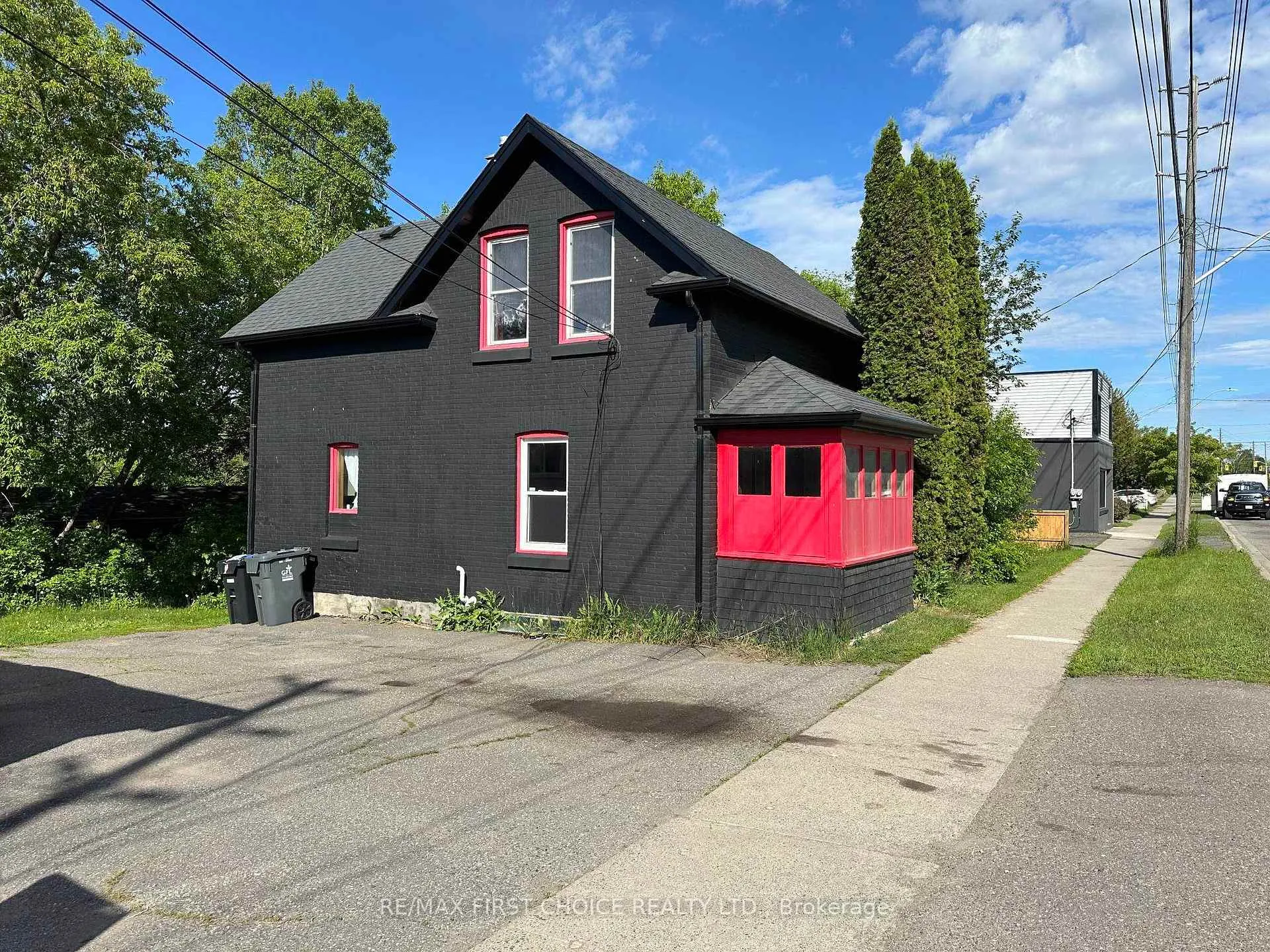 Photo 1 of 520 Van Norman Street, Thunder Bay, College Heights — HOMEH