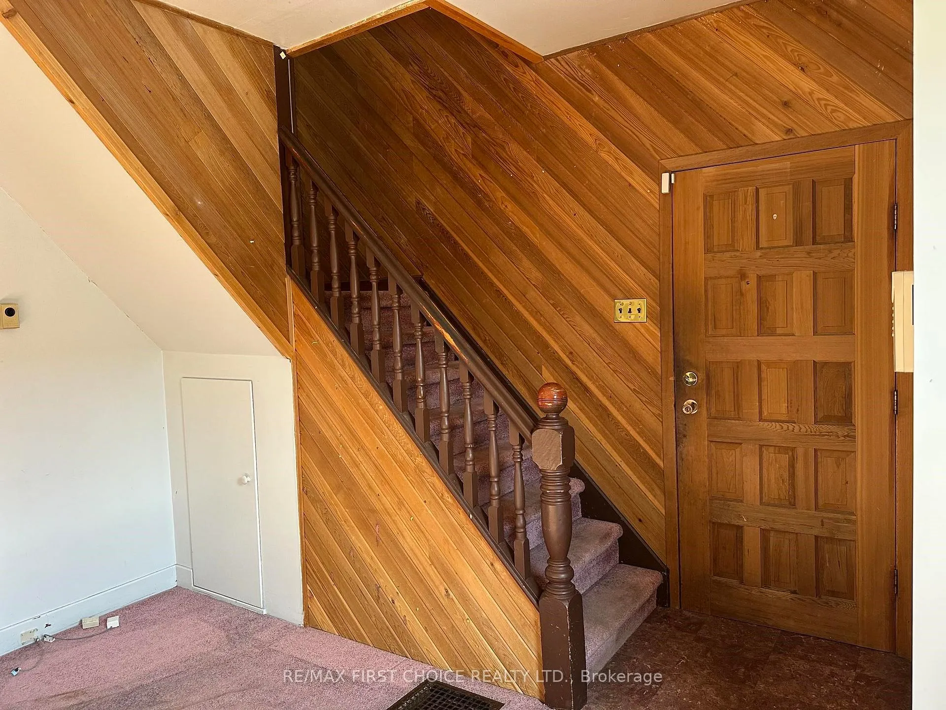 Photo 8 of 520 Van Norman Street, Thunder Bay, College Heights — HOMEH