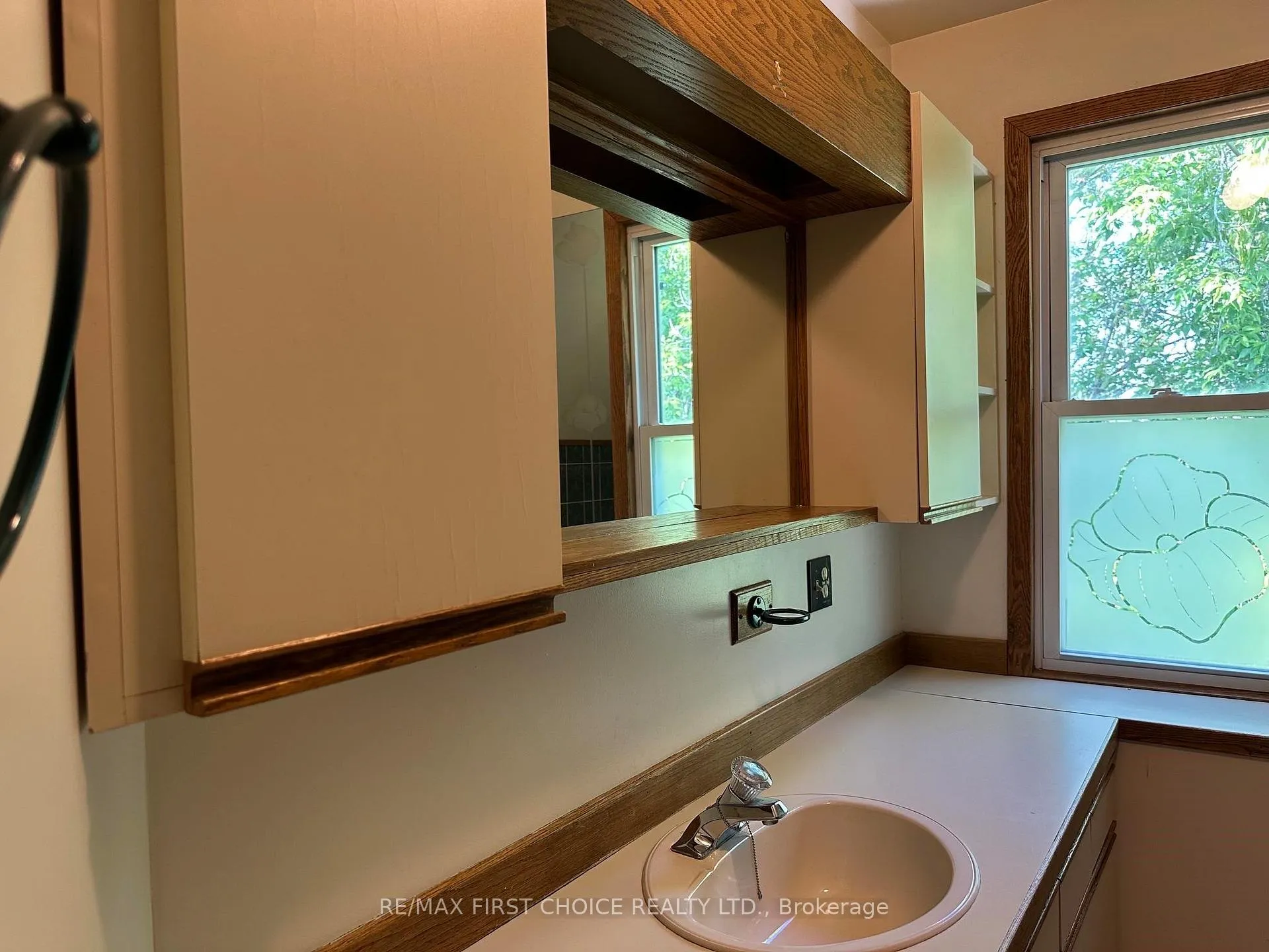 Photo 9 of 520 Van Norman Street, Thunder Bay, College Heights — HOMEH