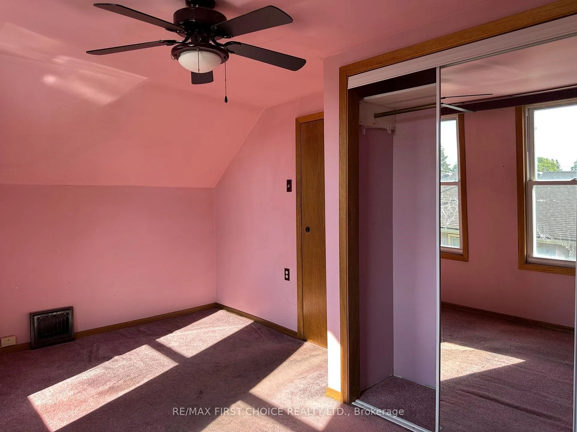 Photo 11 of 520 Van Norman Street, Thunder Bay, College Heights — HOMEH