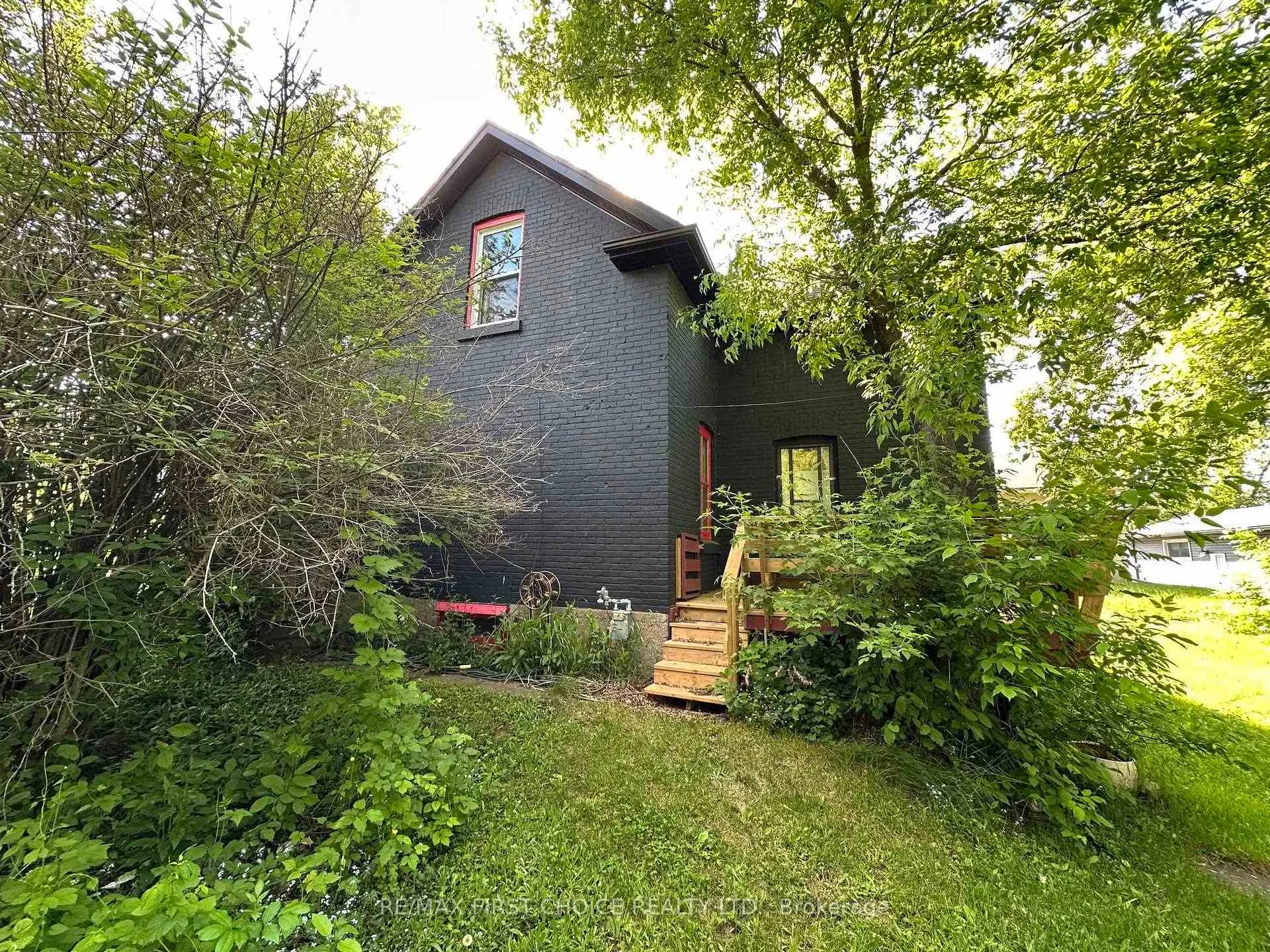 Photo 24 of 520 Van Norman Street, Thunder Bay, College Heights — HOMEH
